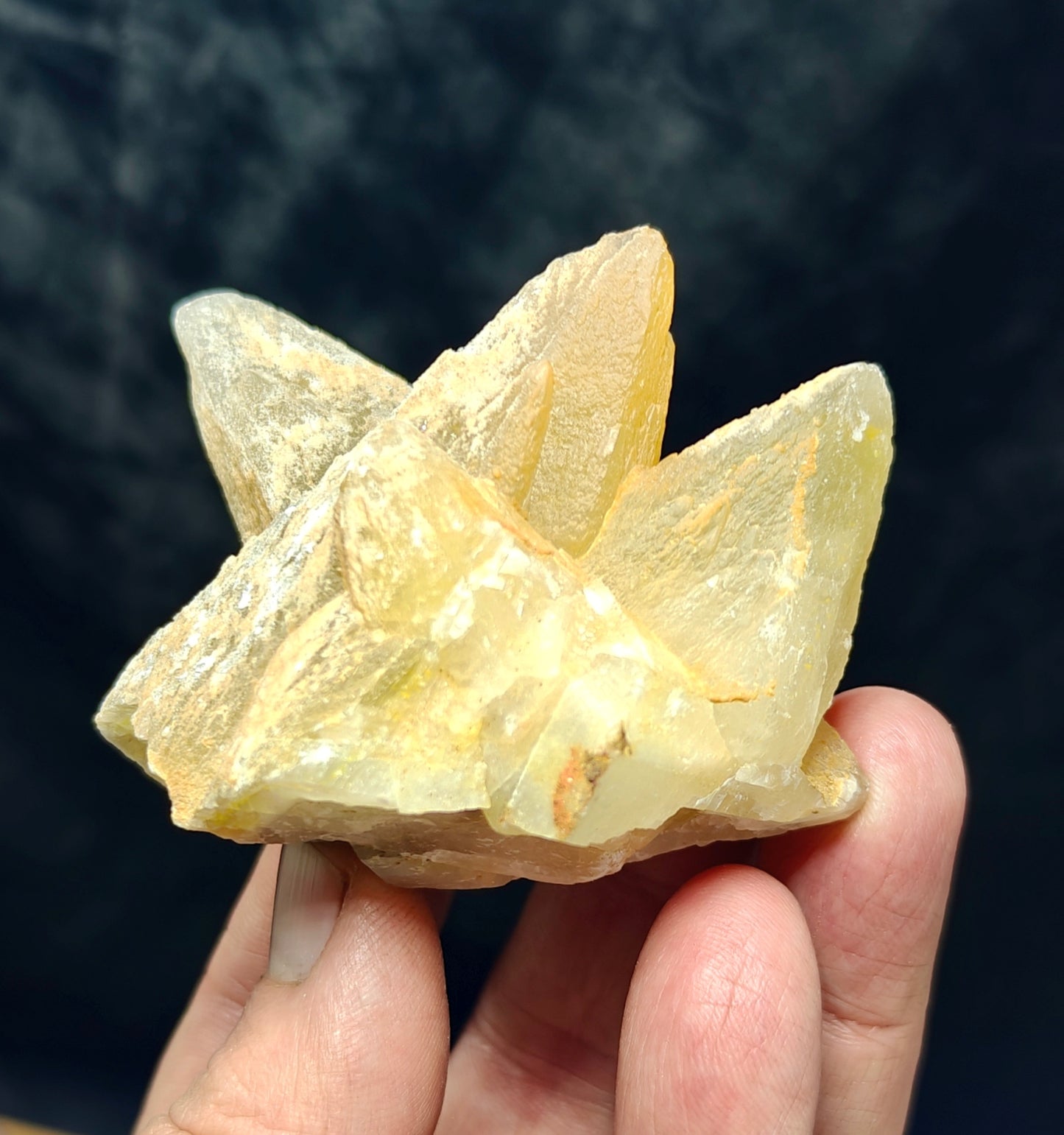 Single beautiful Dogteeth calcite crystals cluster with beautiful terminations 154 grams