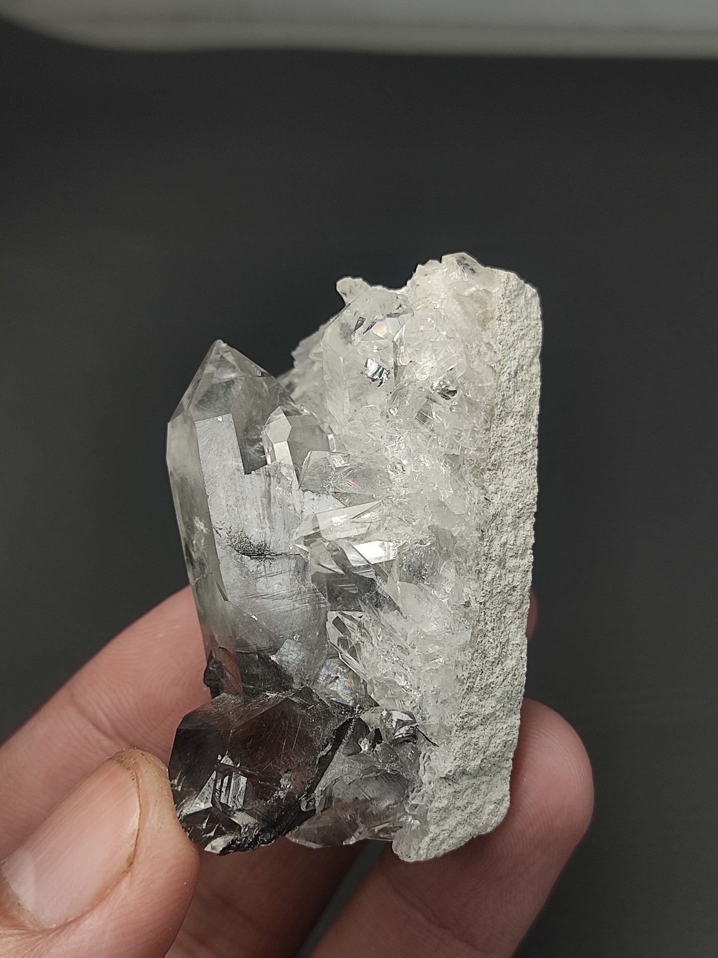 Brookite inclusions in quartz 78 grams