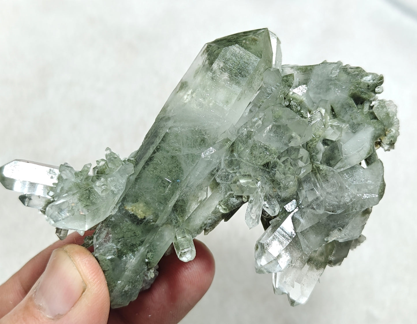Chlorite Quartz crystals cluster 87 grams