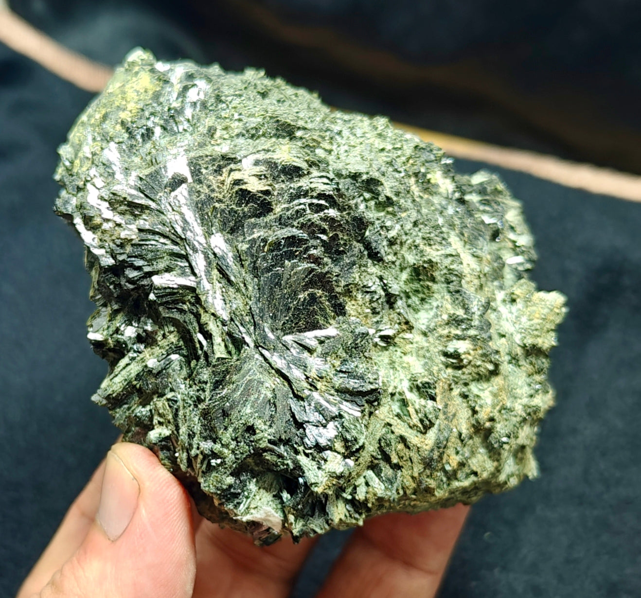 Lusterous Epidote specimen 587 grams