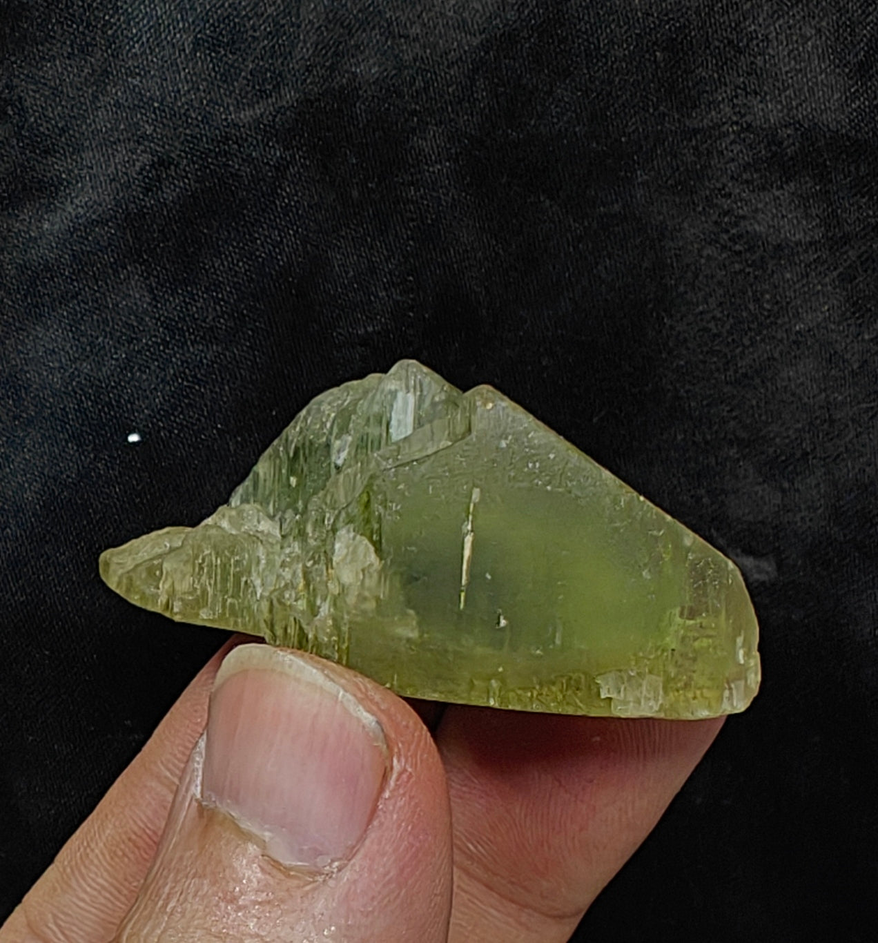 Green crystal specimen of spodumene variety triphane 34 grams