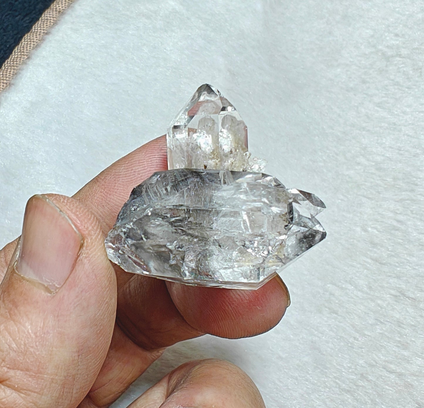 Single amazing terminated brookite Quartz Crystal twins 19 grams