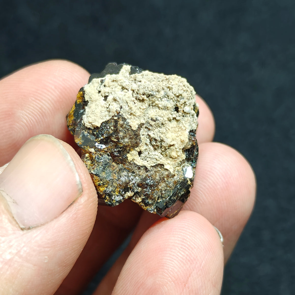 Vesuvianite on matrix 19 grams