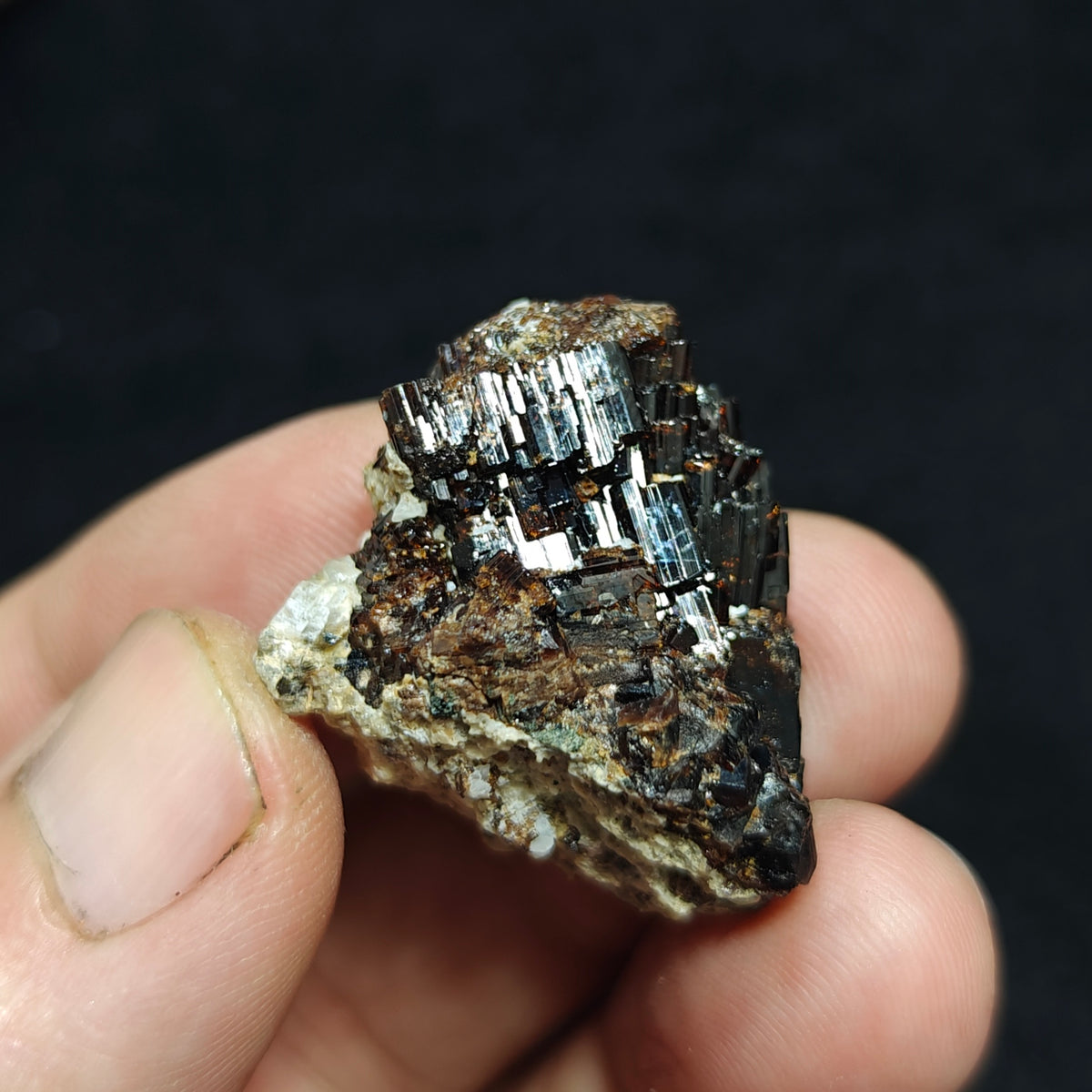 Natural dark brown Vesuvianite 19 grams