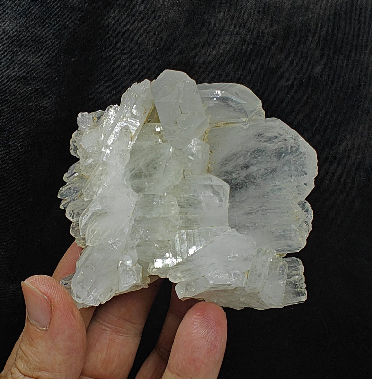 Natural Faden Quartz crystals specimenl 265 grams