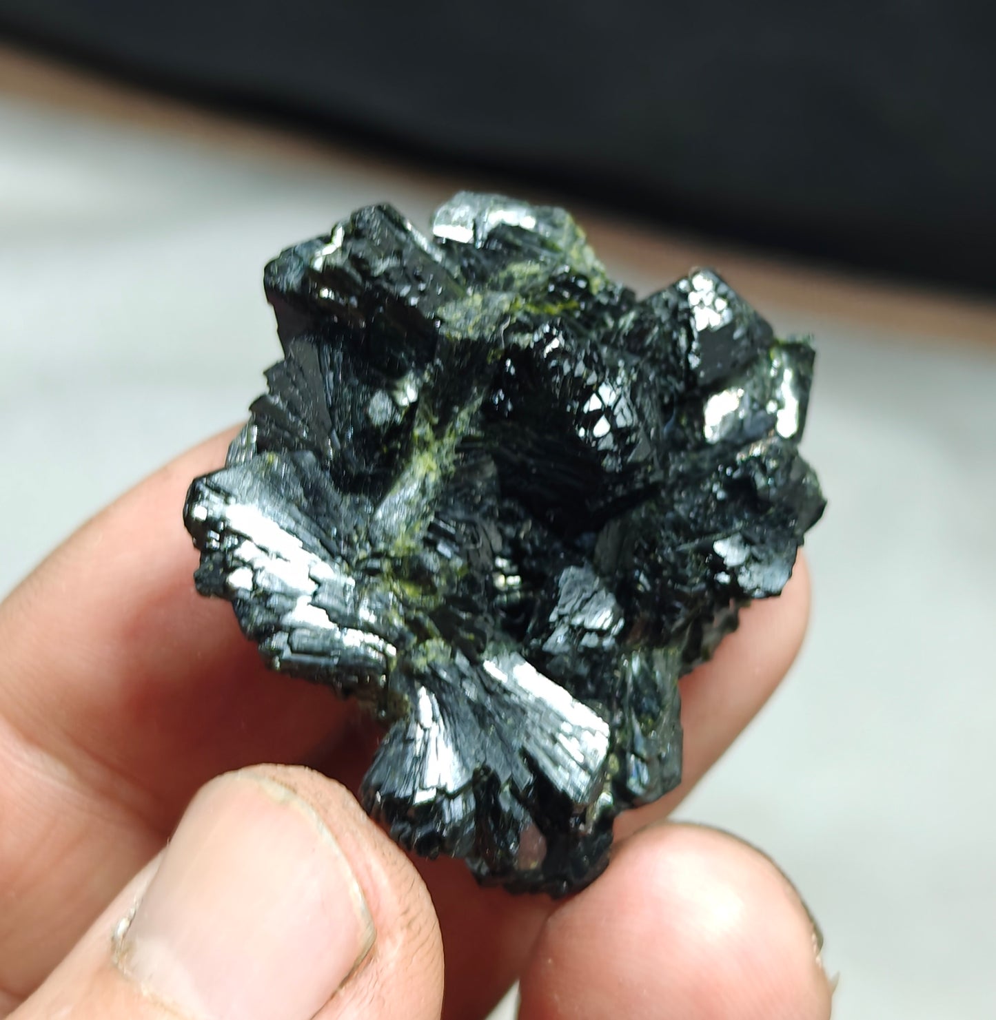 Bowtie Epidote cluster 28 grams
