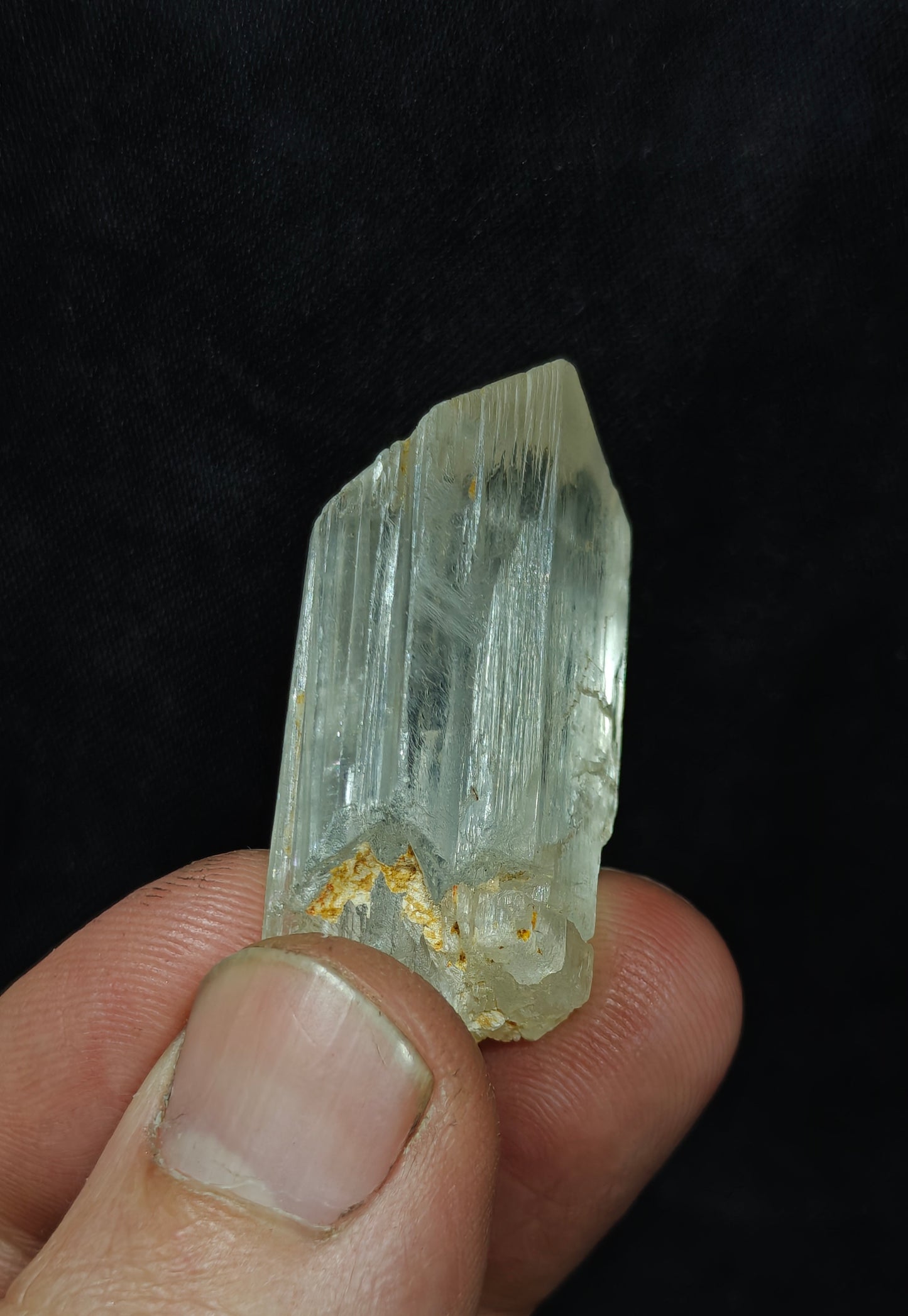 Natural spodumene crystal 17 grams