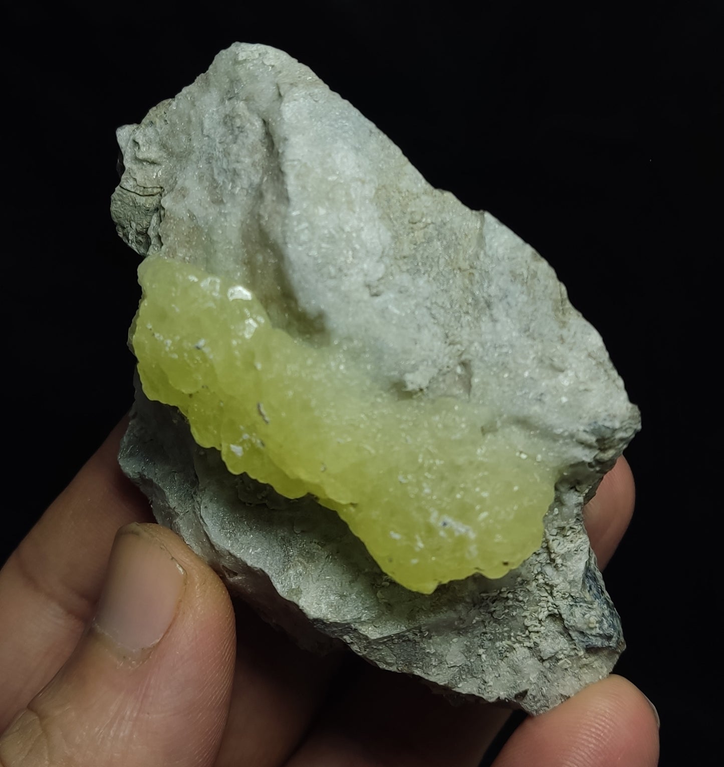 Natural Yellow brucite on Matrix with Chromite 91 grams