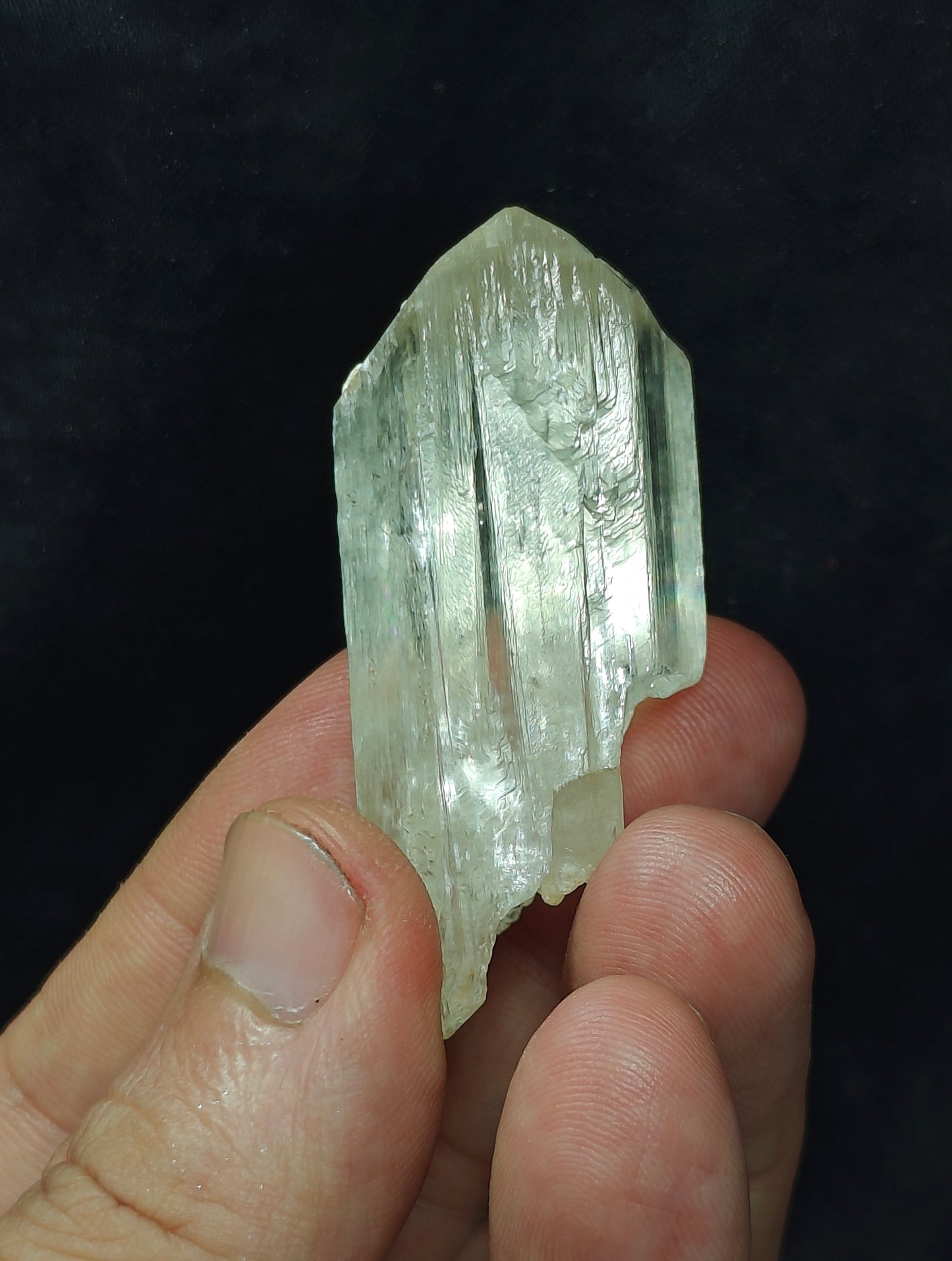 Natural spodumene crystal 39 grams