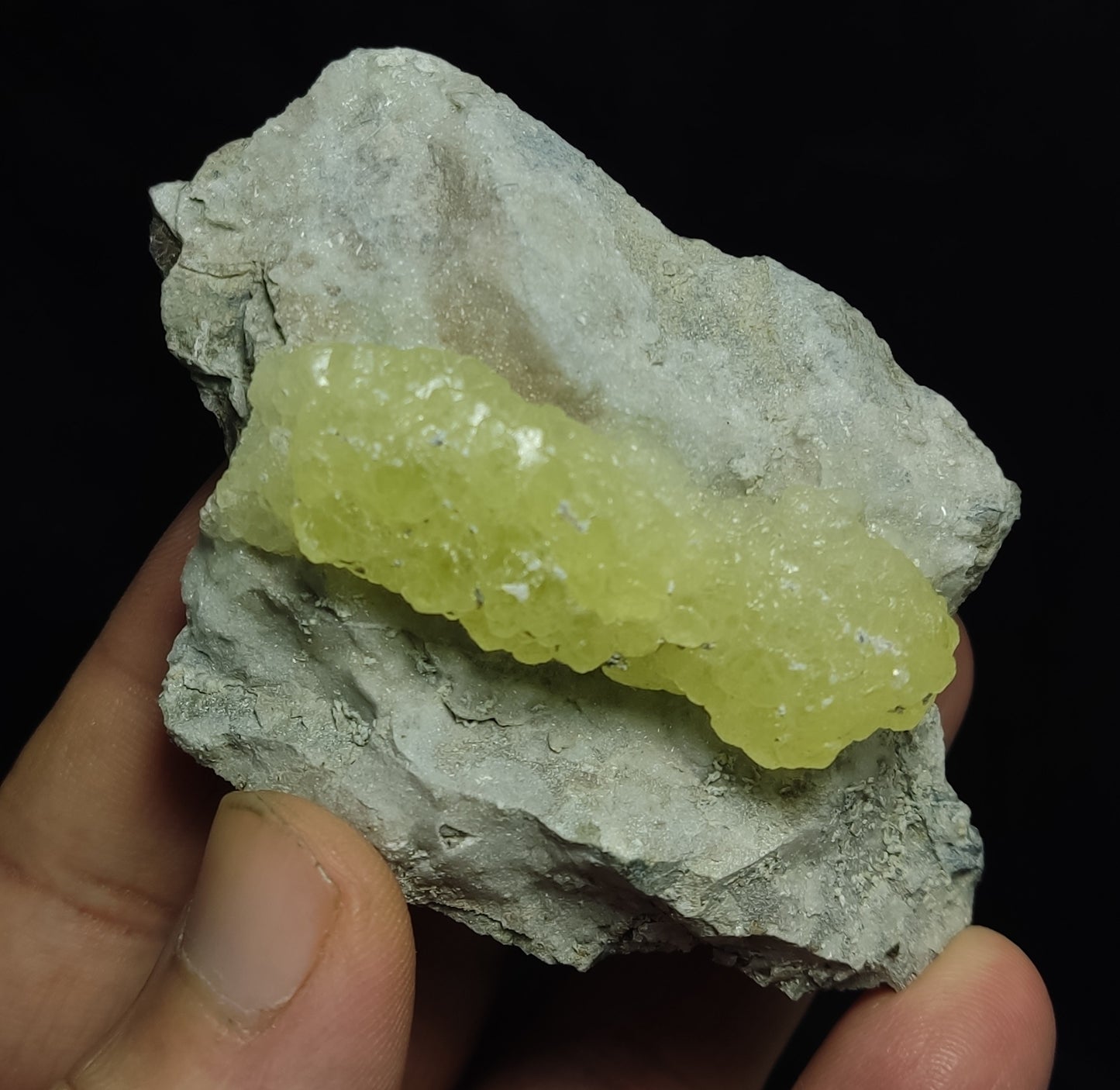 Natural Yellow brucite on Matrix with Chromite 91 grams