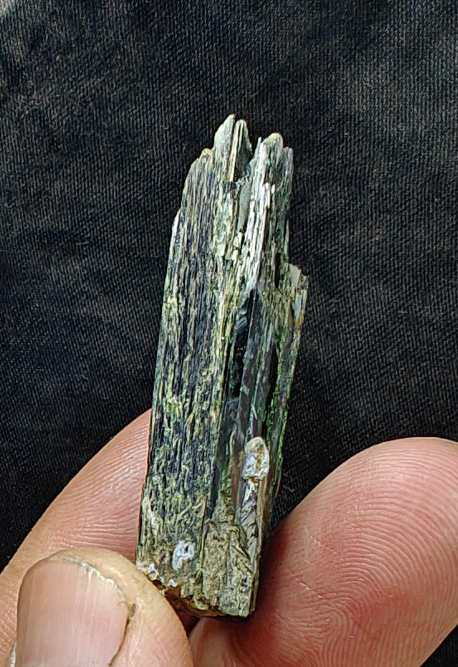 Natural aegirine crystal 21 grams