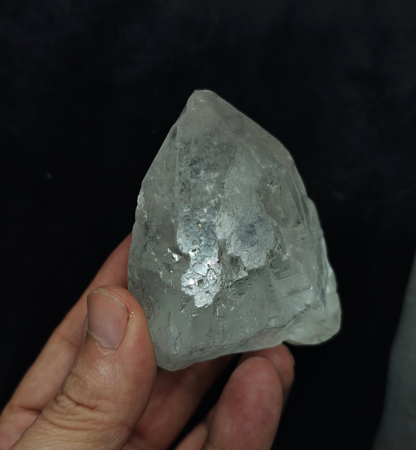 Natural clear terminated Quartz Crystal 306 grams