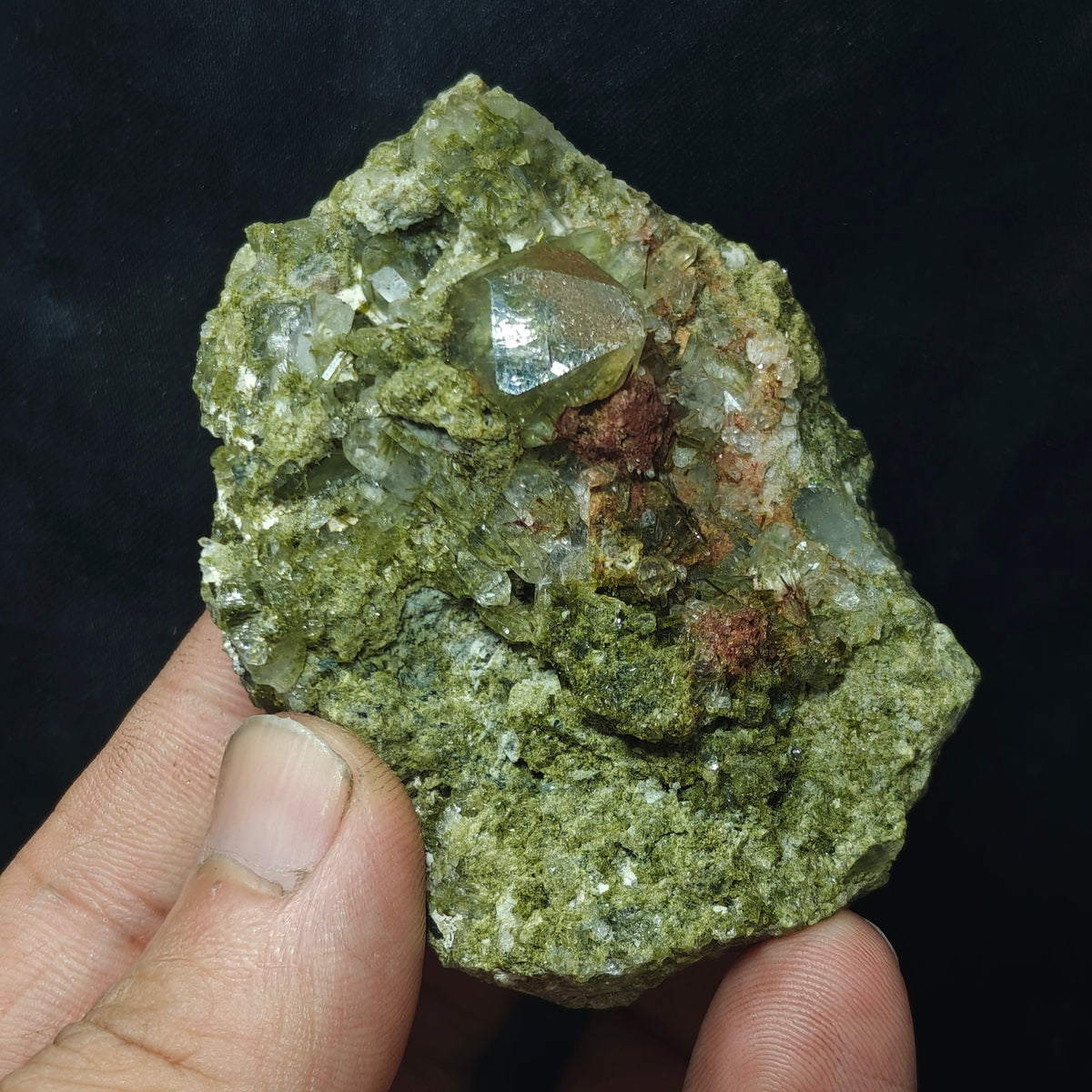 Epidote quartz 124 grams