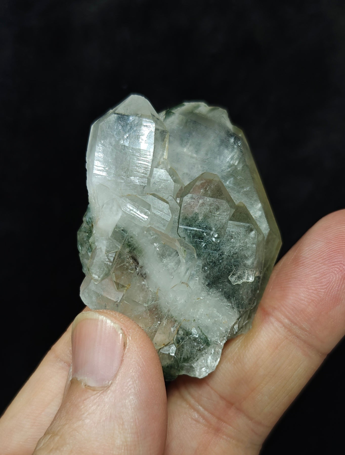 Natural chlorite quartz crystal 40 grams