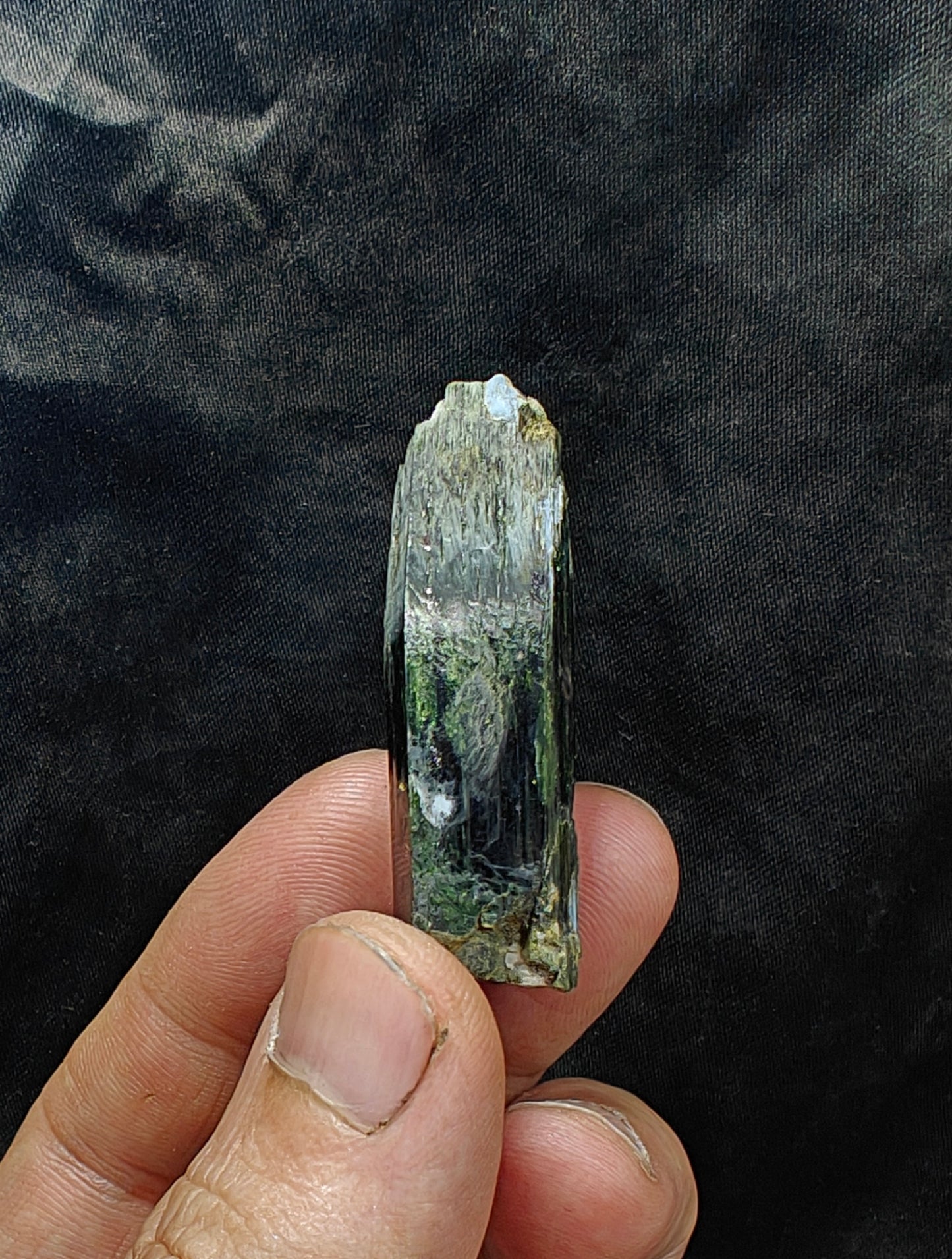 Natural aegirine crystal 21 grams