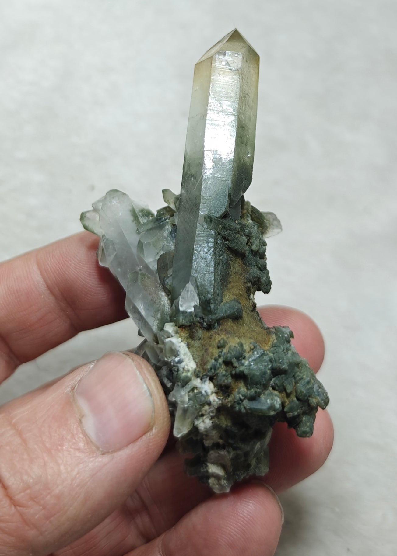 Chlorite Quartz cluster 70 grams