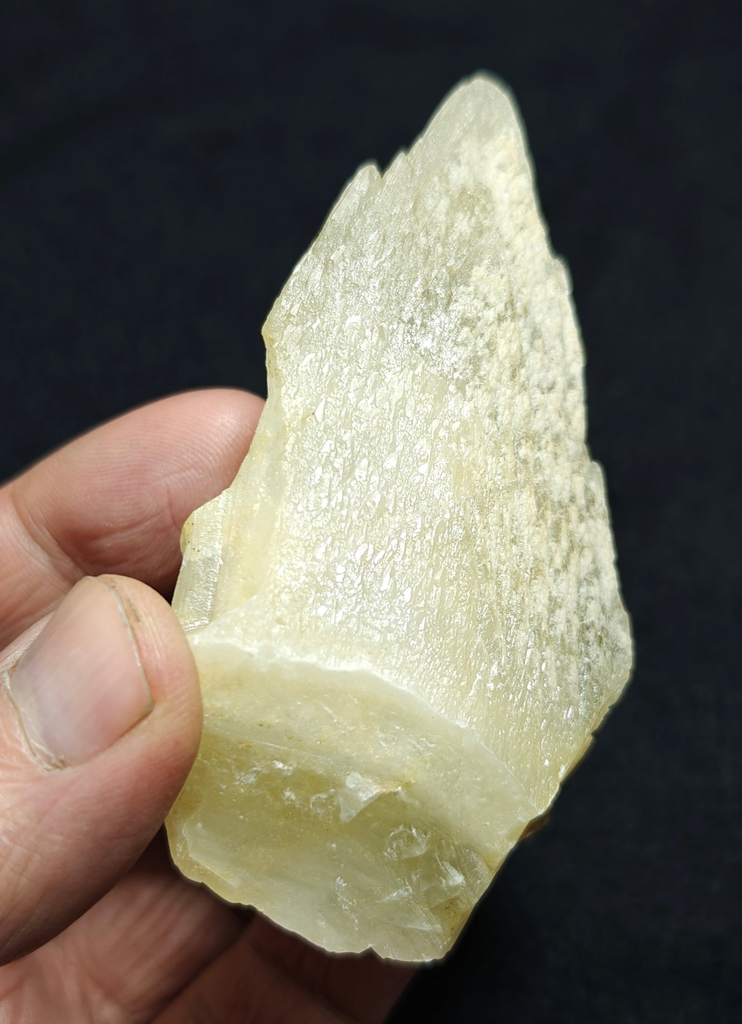 Single beautiful Dogteeth calcite crystal with beautiful terminations 147 grams