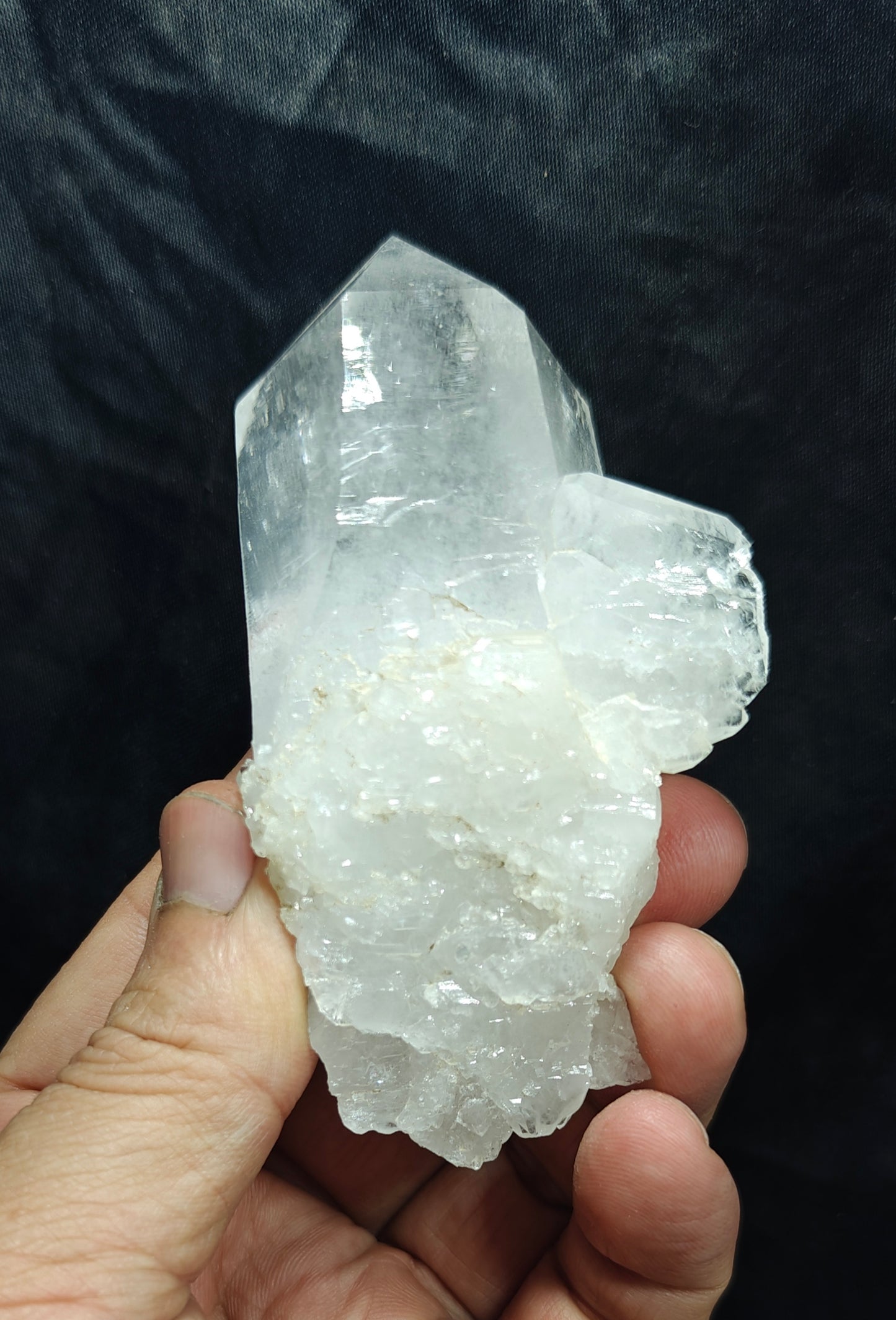 Natural clear Quartz Crystal 166 grams