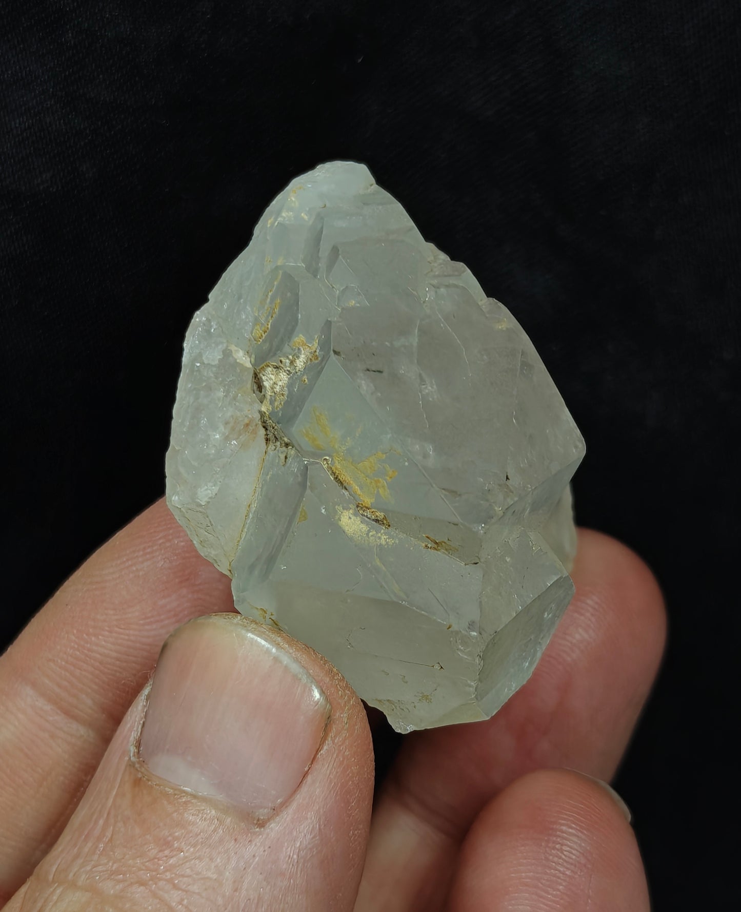 Natural gwindel quartz crystal 58 grams