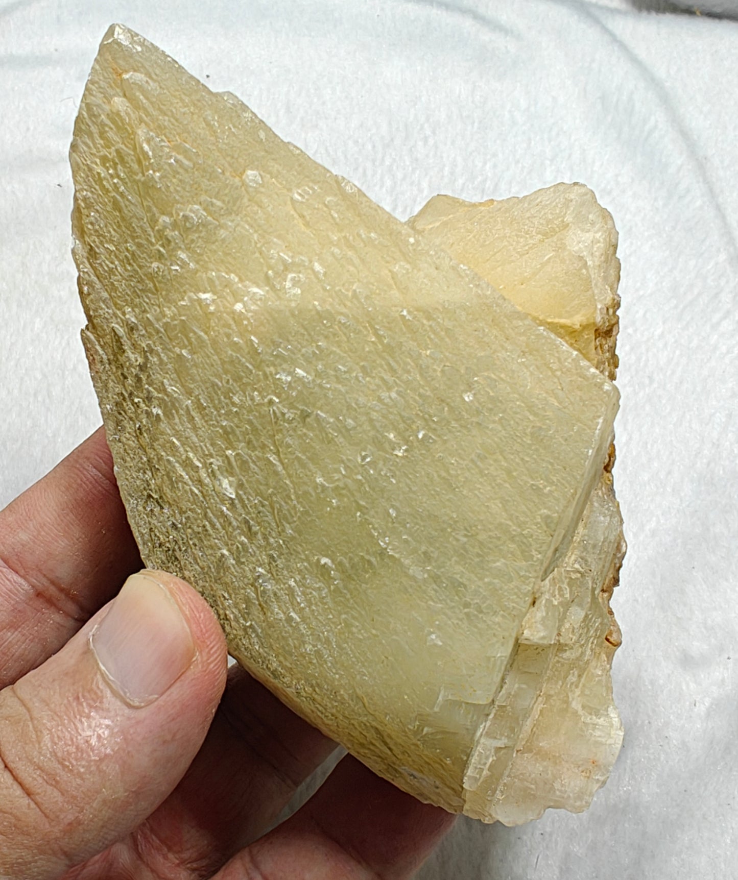 Single beautiful Dogteeth calcite crystals with beautiful terminations 419 grams