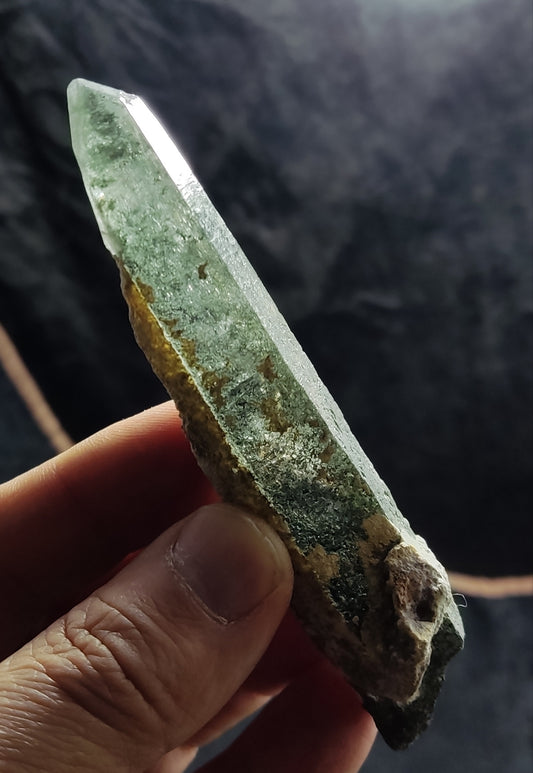 Natural chlorite Quartz crystal point 67 grams