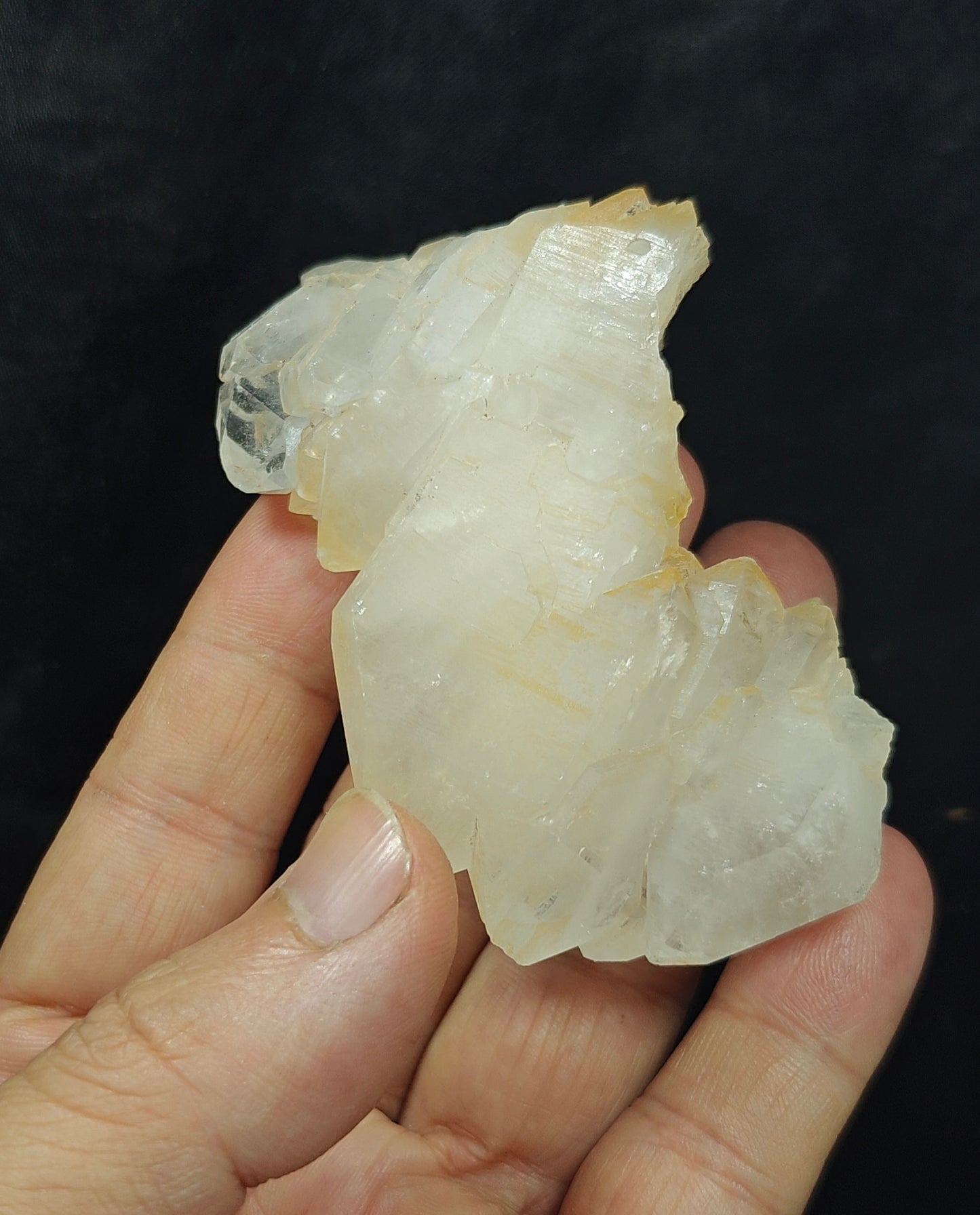 Quartz crystals cluster specimen 130 grams