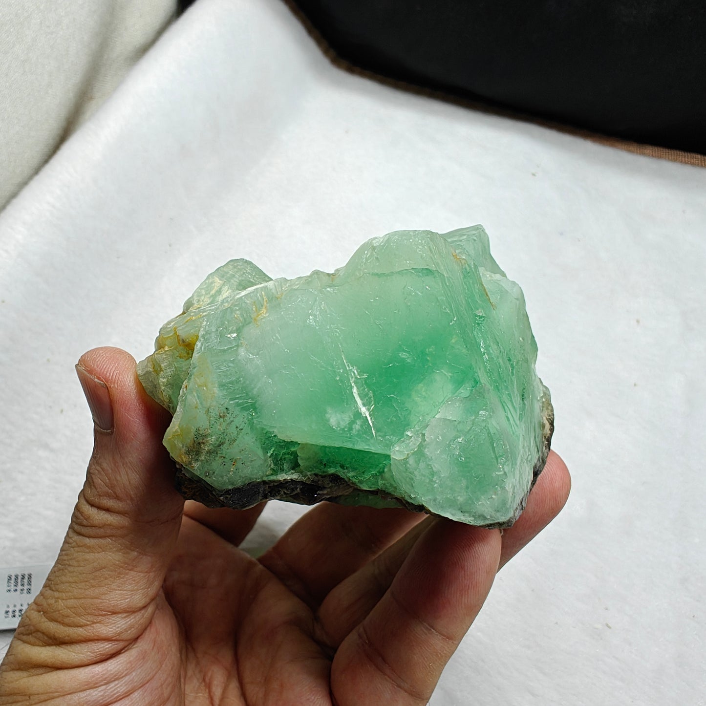 Natural green fluorite 537 grama