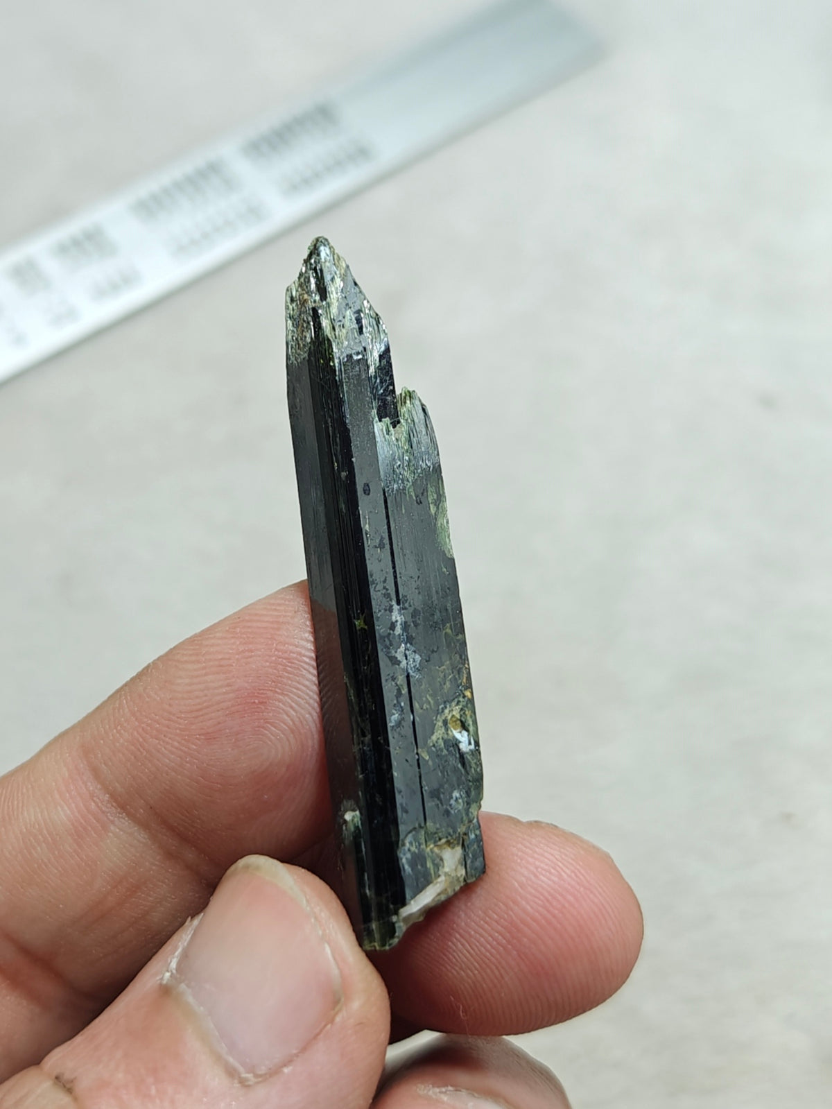 Aegirine crystal specimen 9 grams