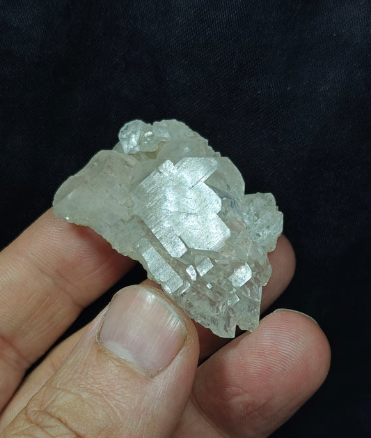 Natural gwindel quartz crystal 22 grams