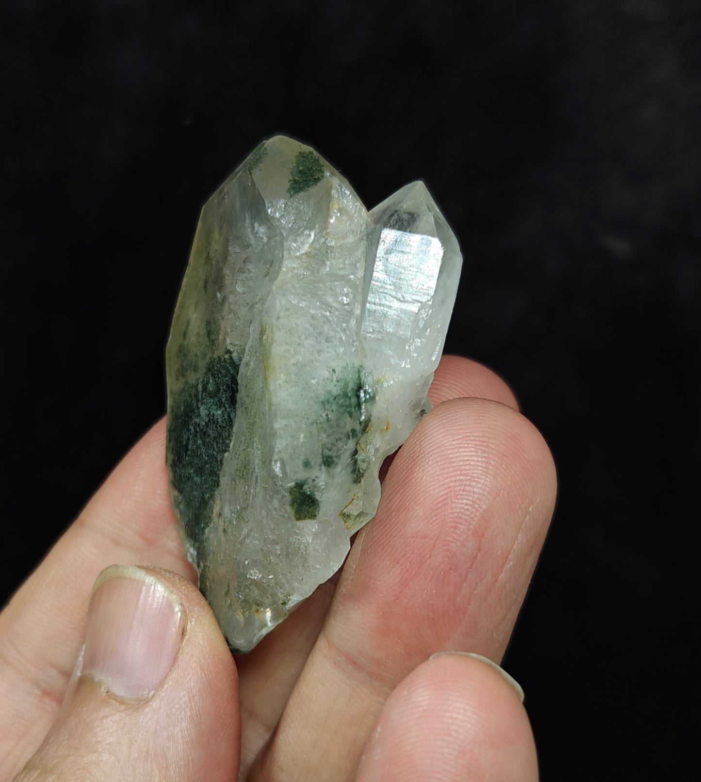 Natural chlorite quartz crystal 40 grams