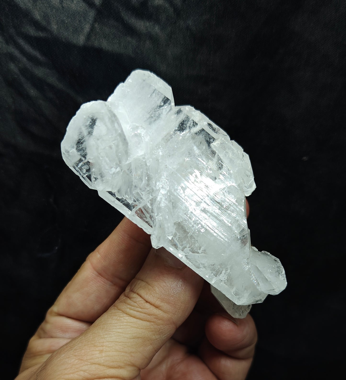 Natural terminated Faden Quartz crystals cluster 91 grams