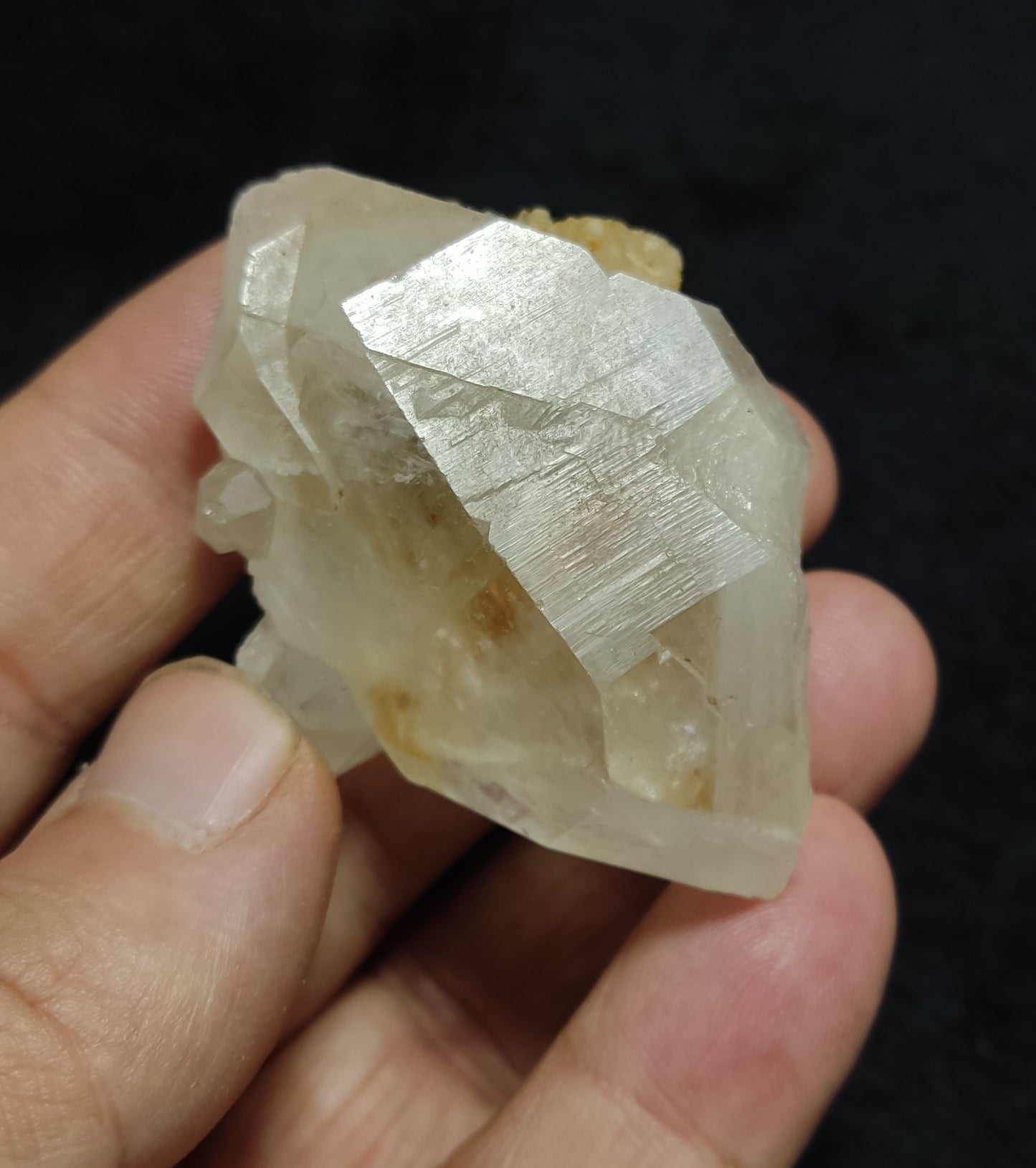 Natural terminated gwindel Like Quartz crystal 63 grams