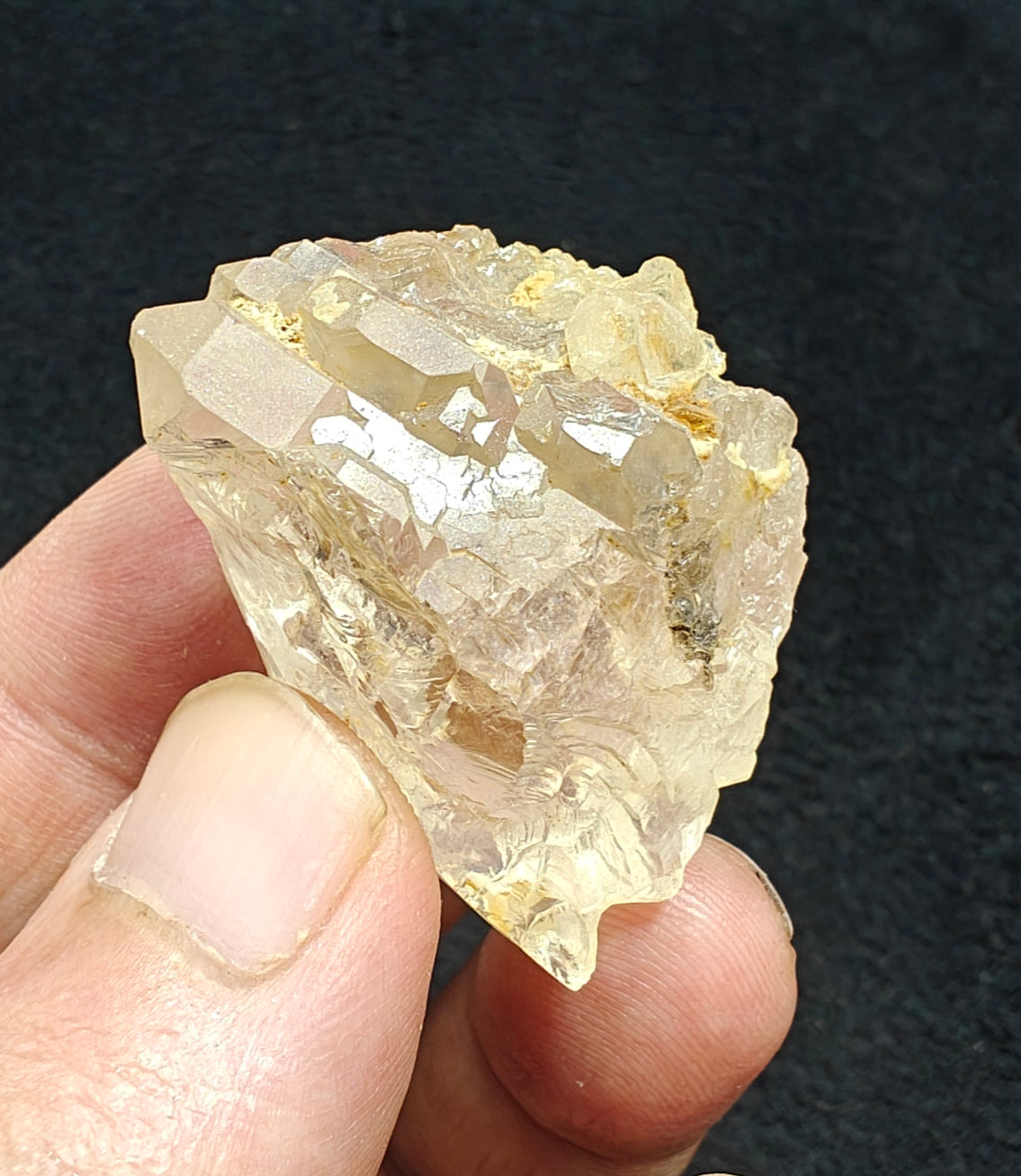 Natural terminated gwindel quartz crystal 29 grams