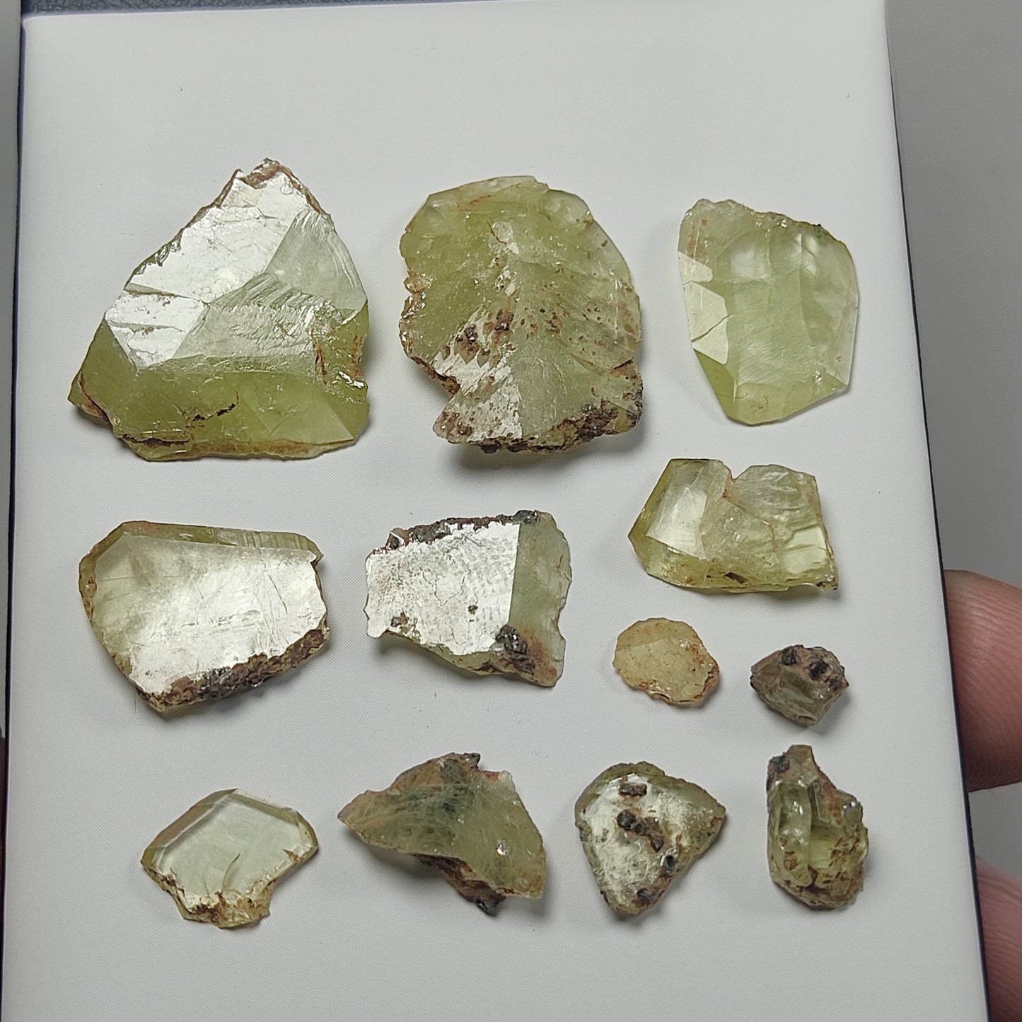 Natural green sphene Titanite crystals 10 grams