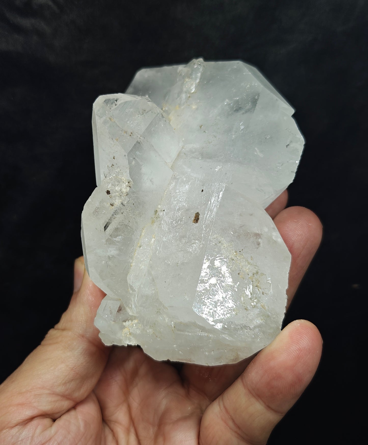 Faden Quartz crystal specimen 426 grams