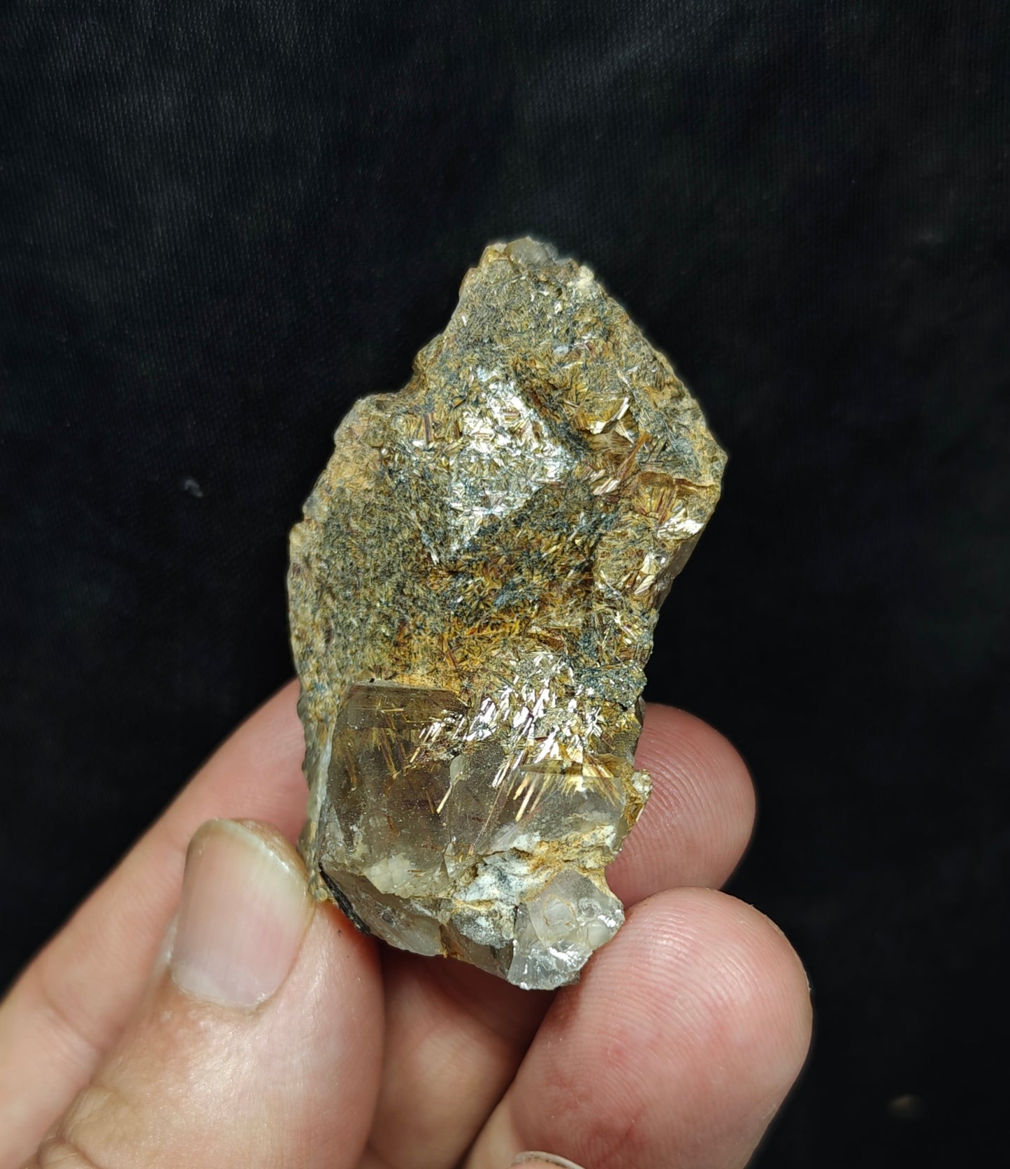 Rutiles on quartz 46 grams