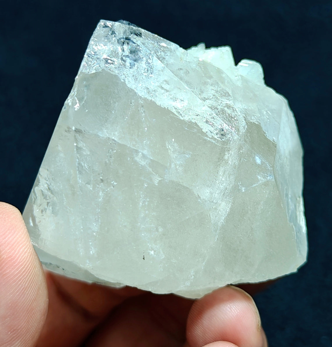 An amazing beautiful specimens of indicolite color Tourmaline embedded in terminated quartz 252 g