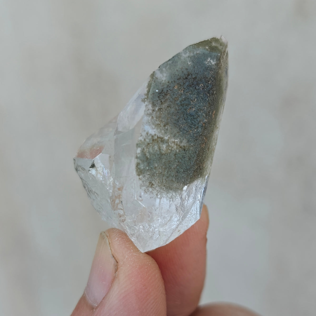 Natural chlorite Quartz crystal 22 grams
