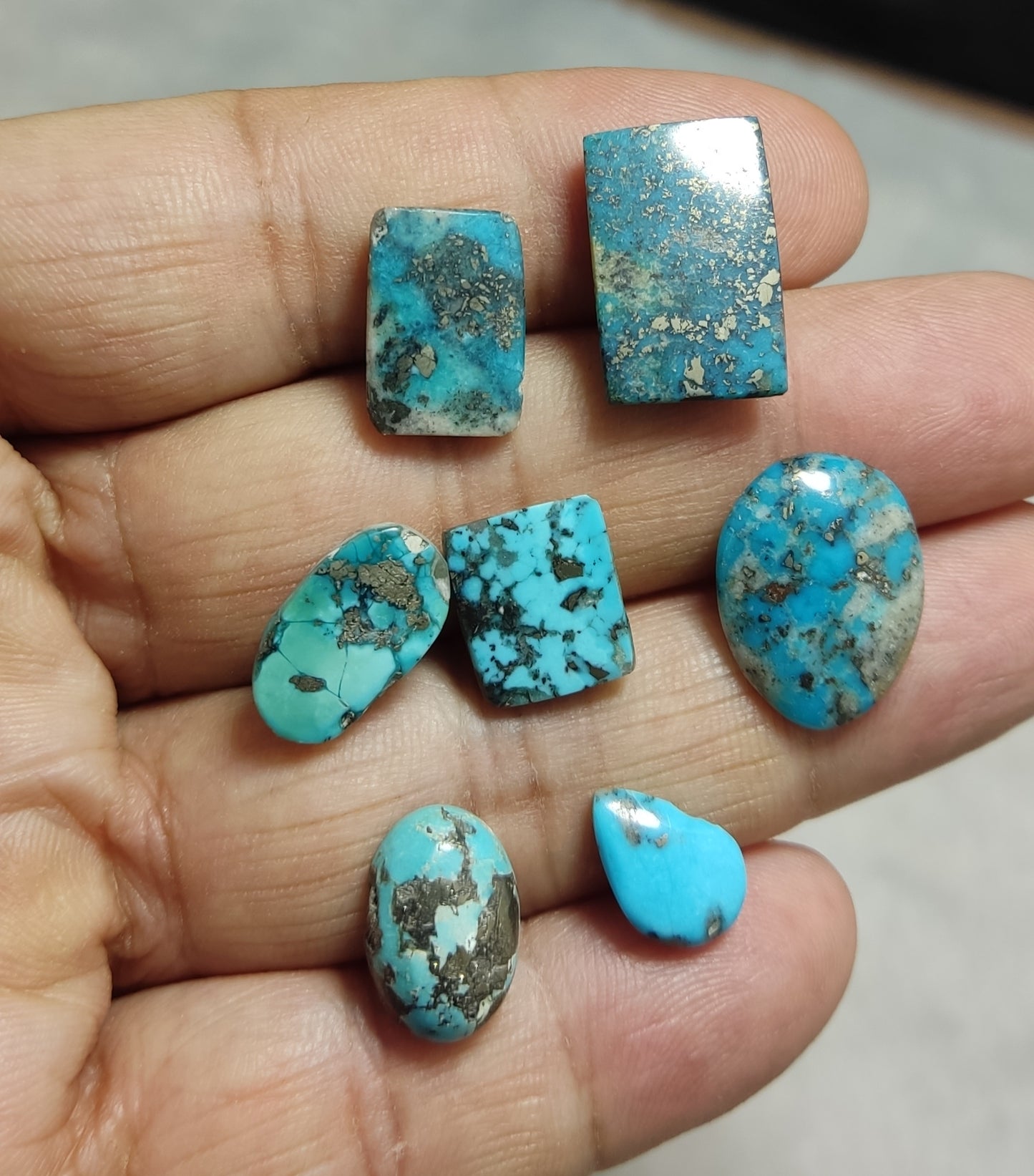 7 turquoise Cabochons 10 grams