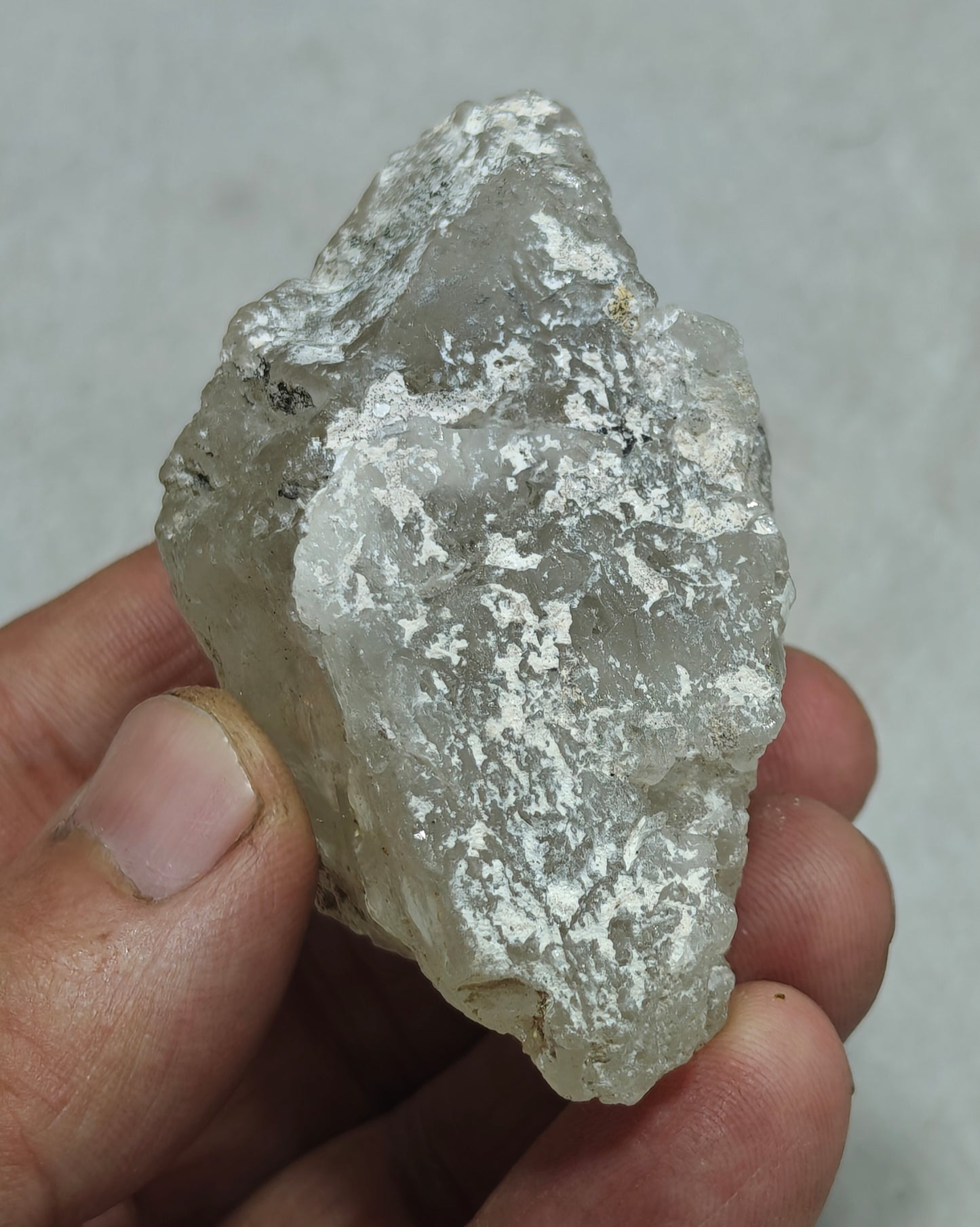 Natural etched pollucite 137 grams