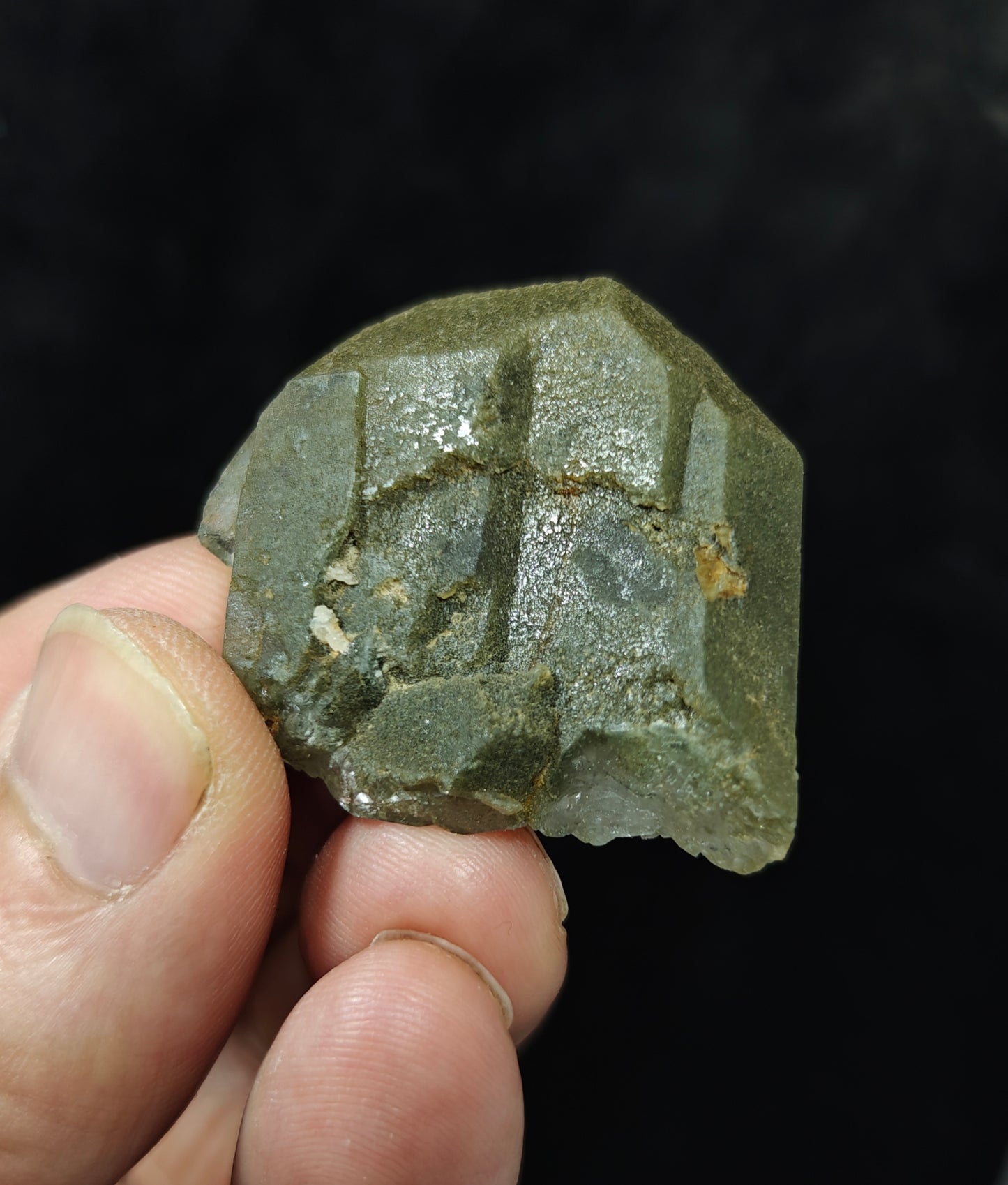 Natural chlorite quartz crystal 24 geams