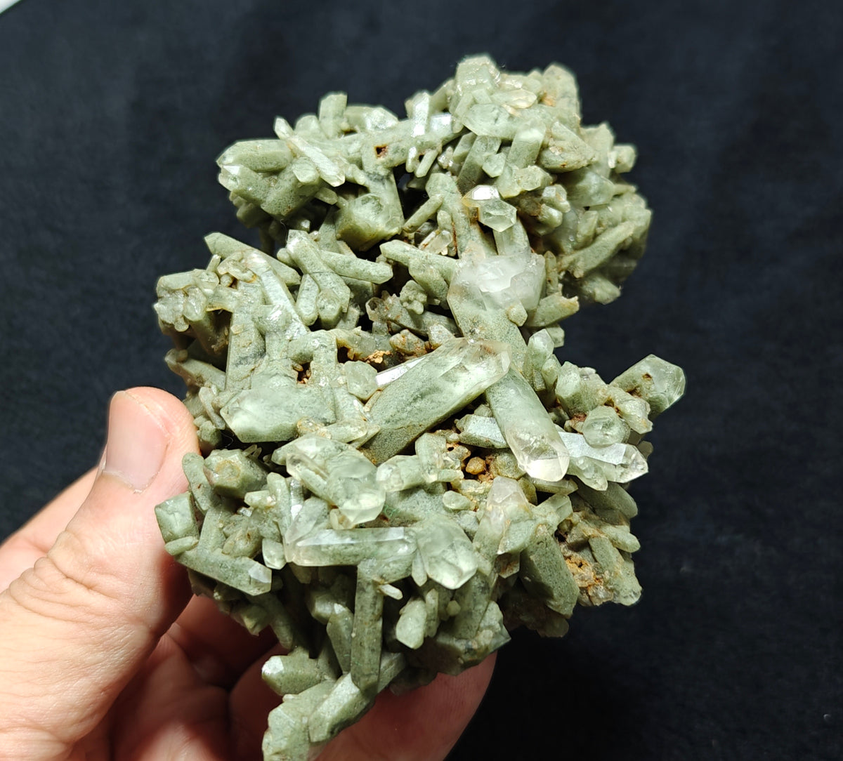 Chlorite Quartz crystals cluster 224 grams
