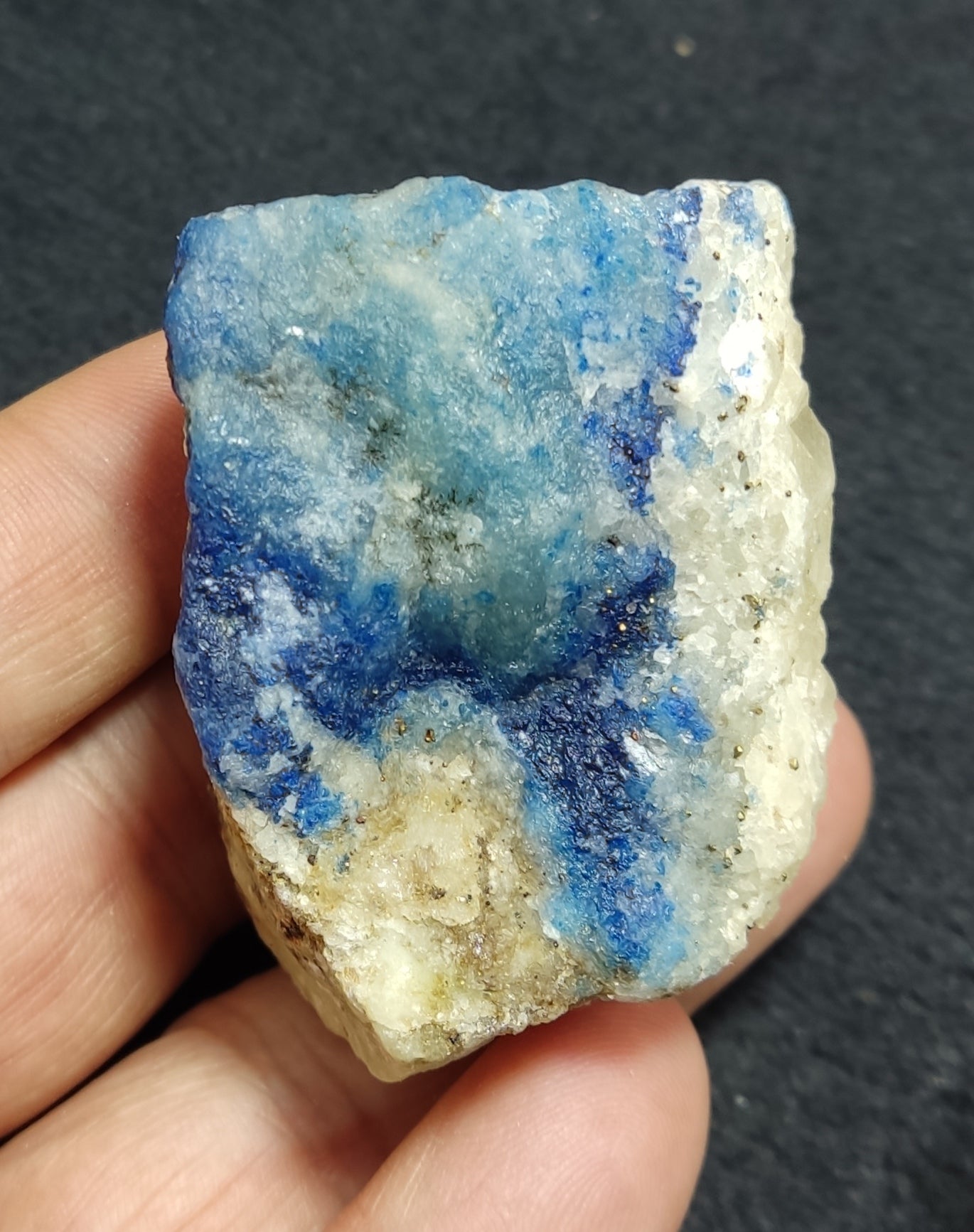 Lazurite/Sodalite/hauynite with Partly Fluorescent 101 grams