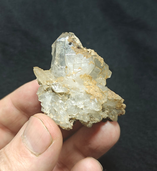 Natural Quartz with siderite 41 grams