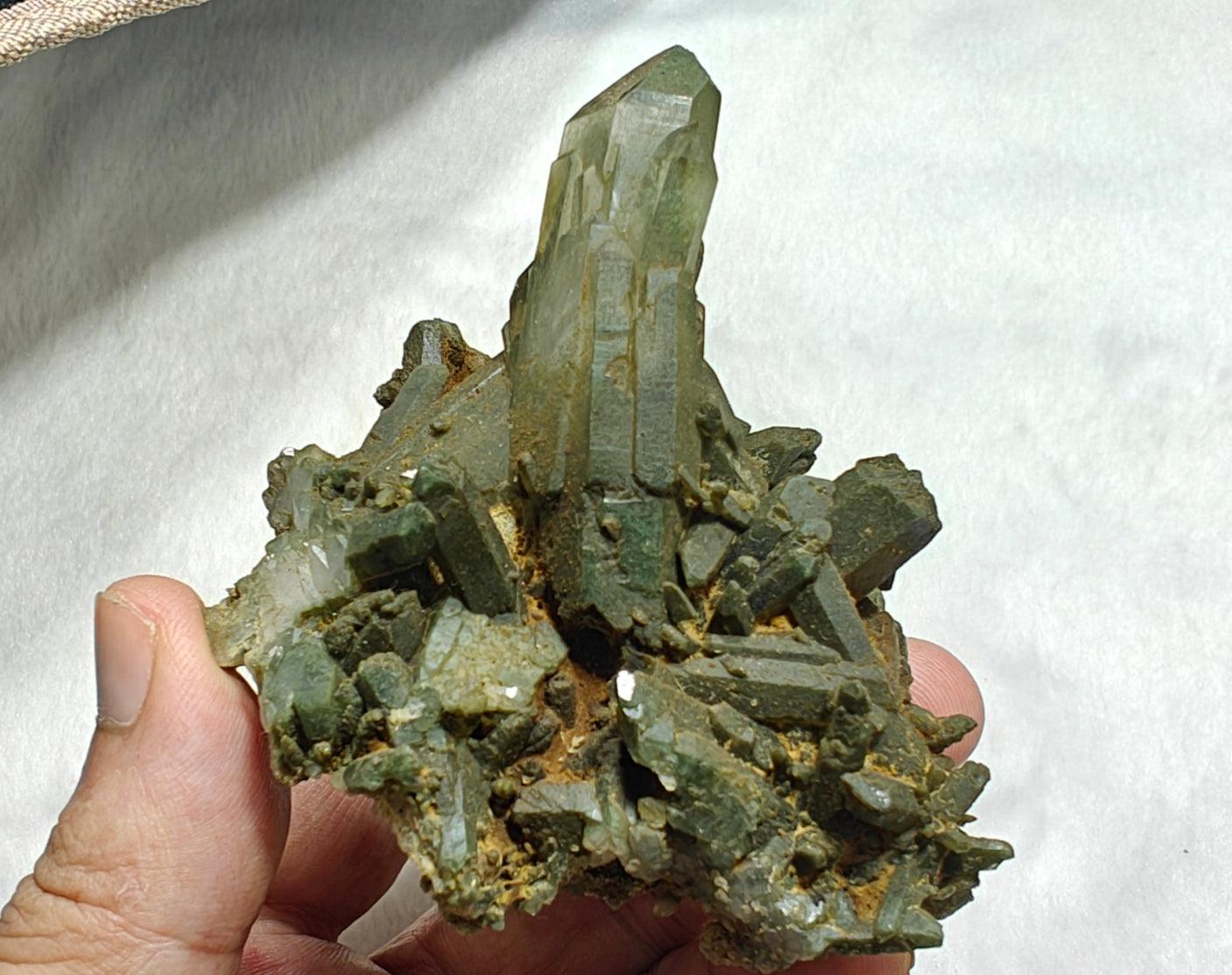 An Aesthetic Natural crystals cluster of beautifully terminated Chlorite Quartz 200 grams