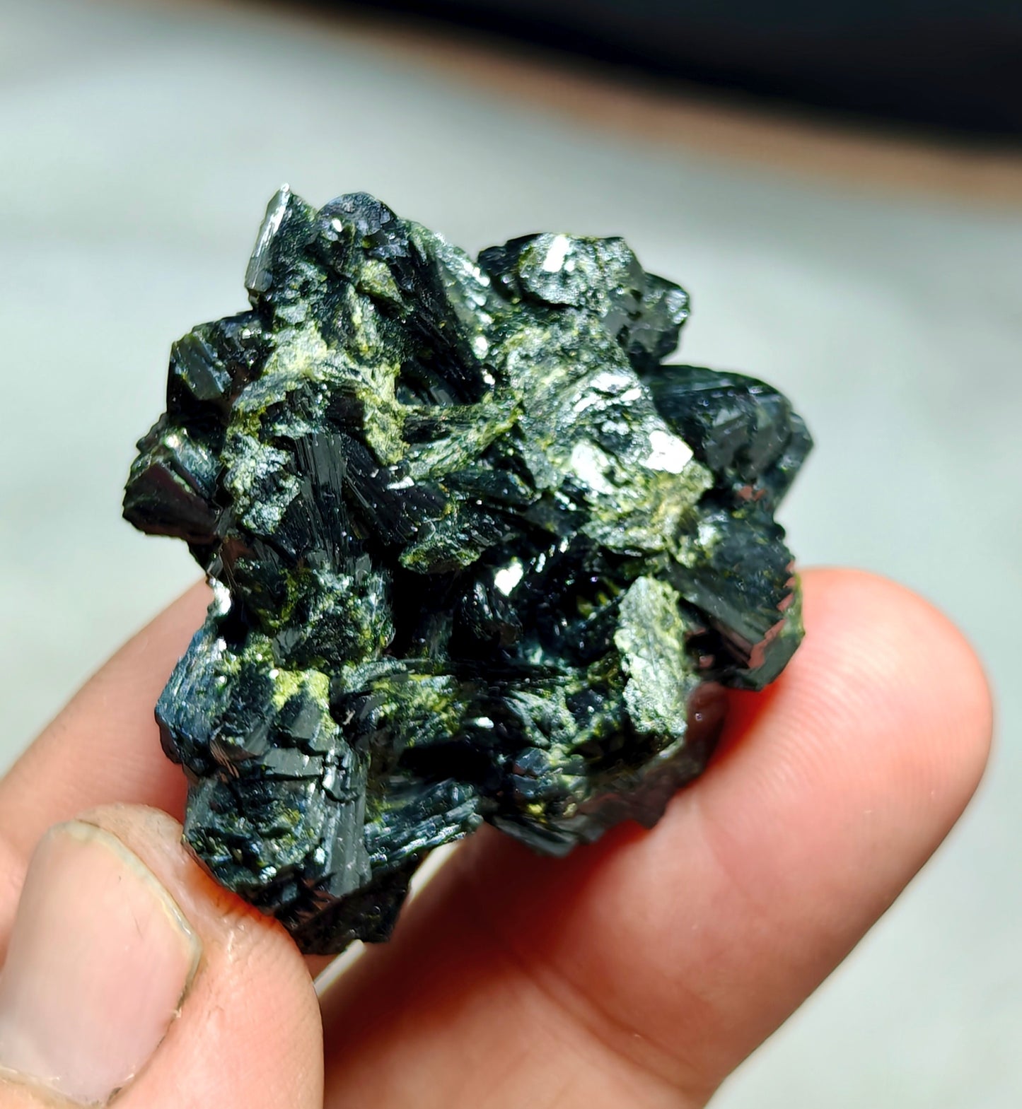 Bowtie Epidote cluster 28 grams