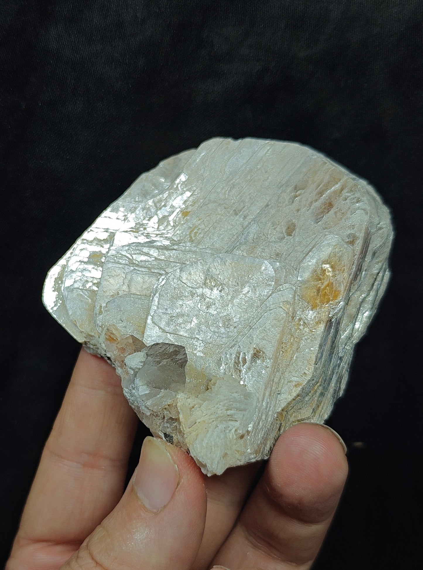 Mica variety muscovite 179 grams