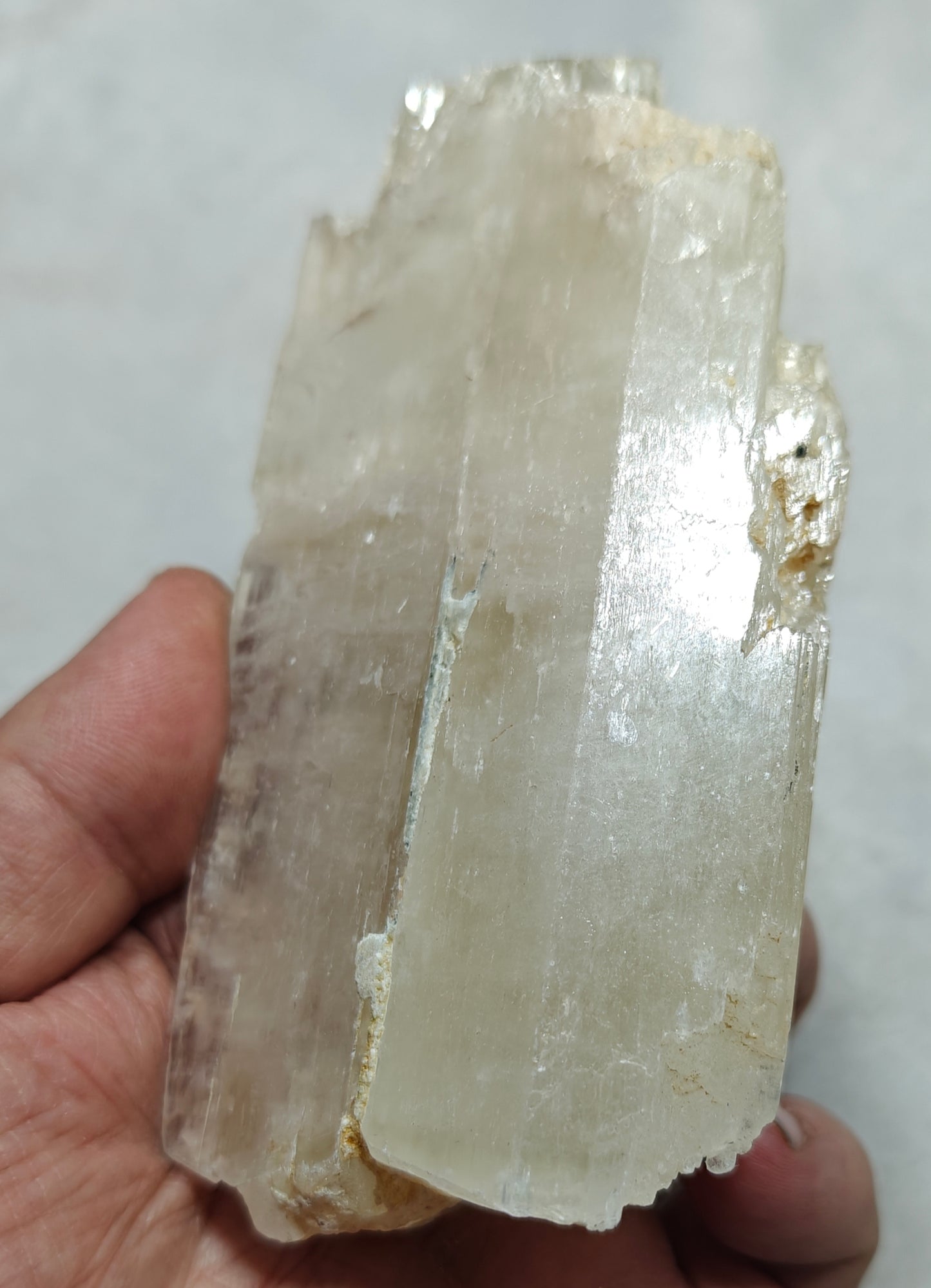 Natural spodumene crystal 548 grams