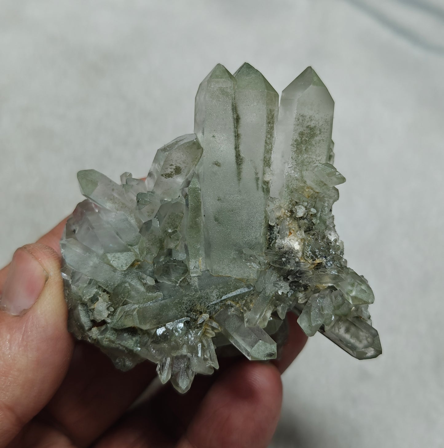Chlorite Quartz crystals cluster 94 grams