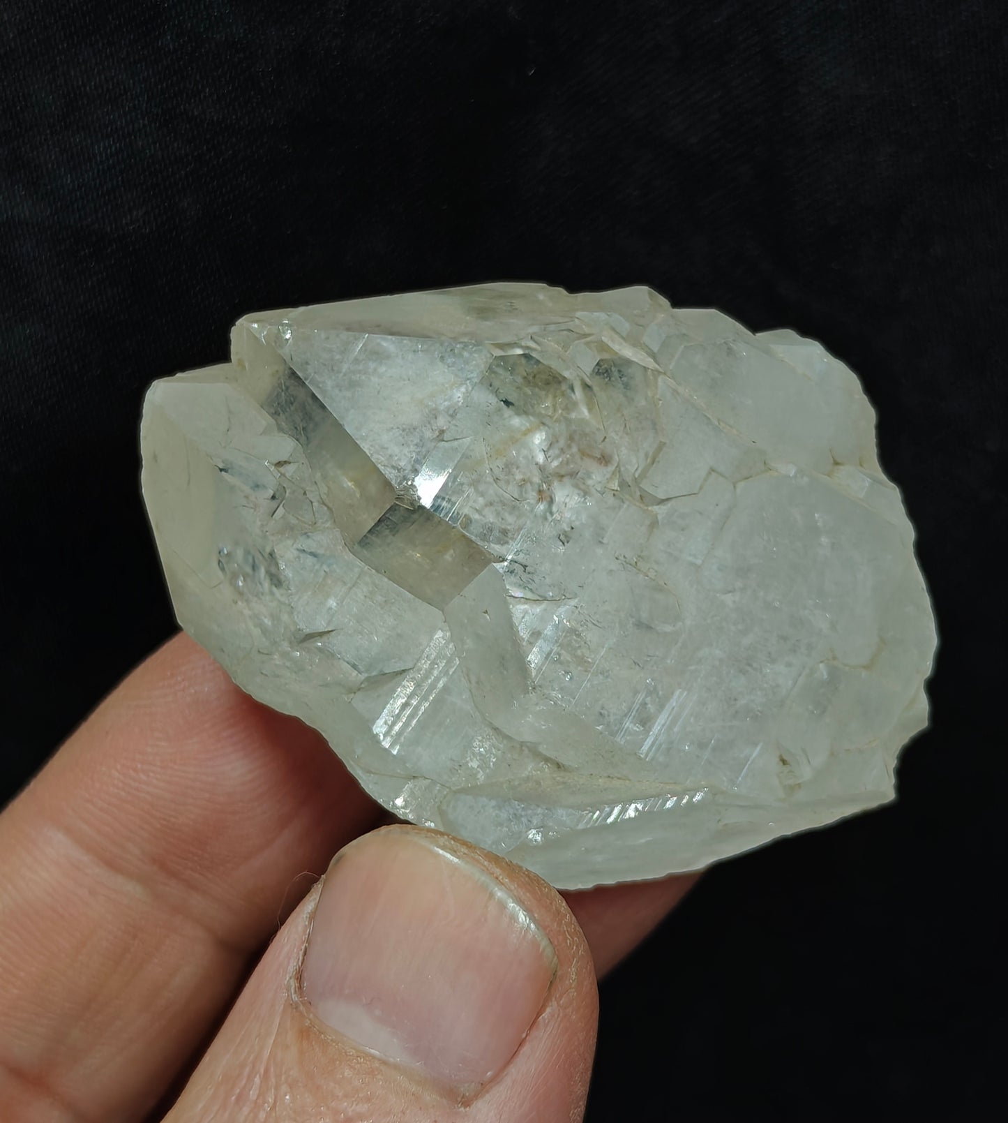 Natural gwindel quartz crystal 58 grams